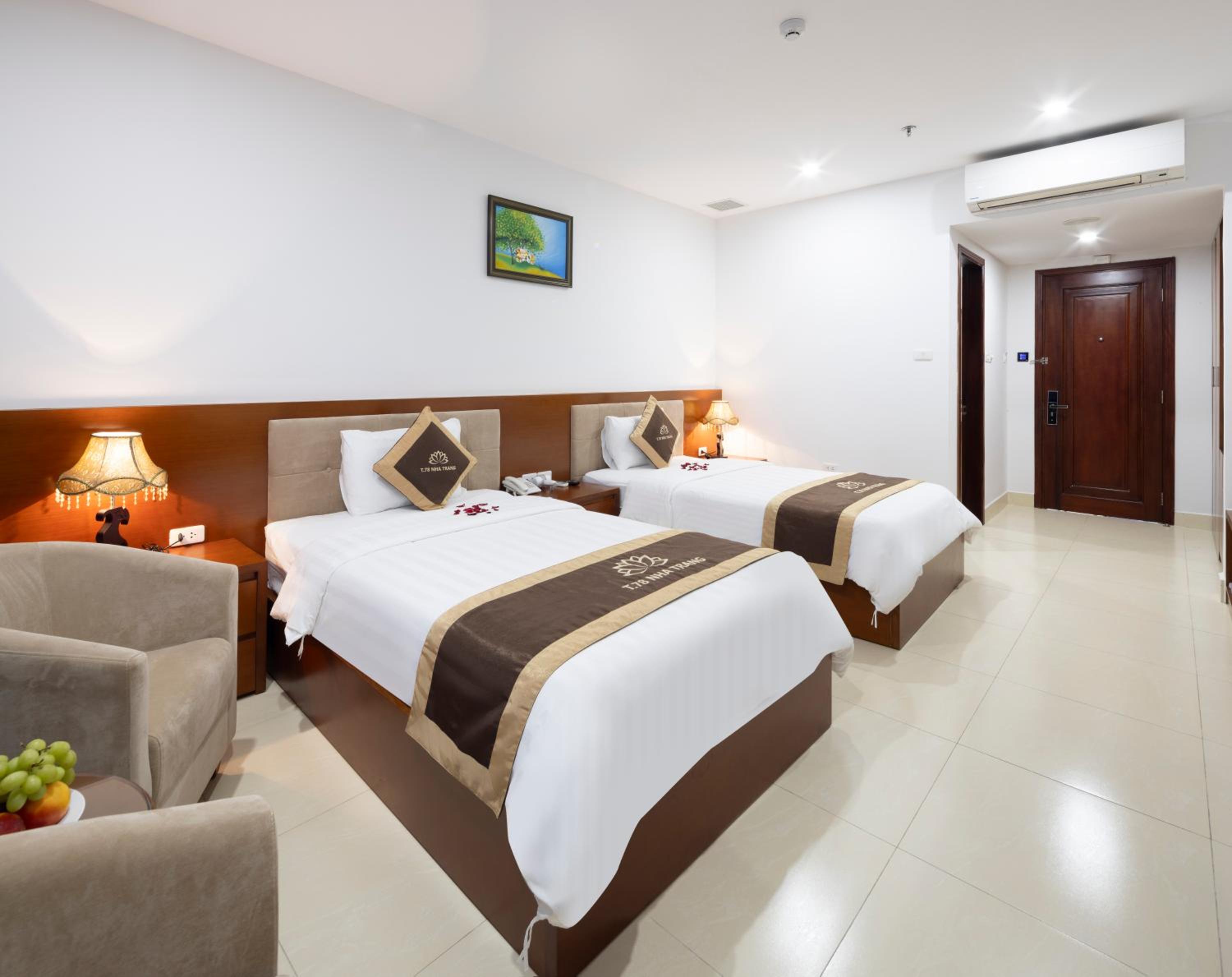 Deluxe Double or Twin Room - Photo 12