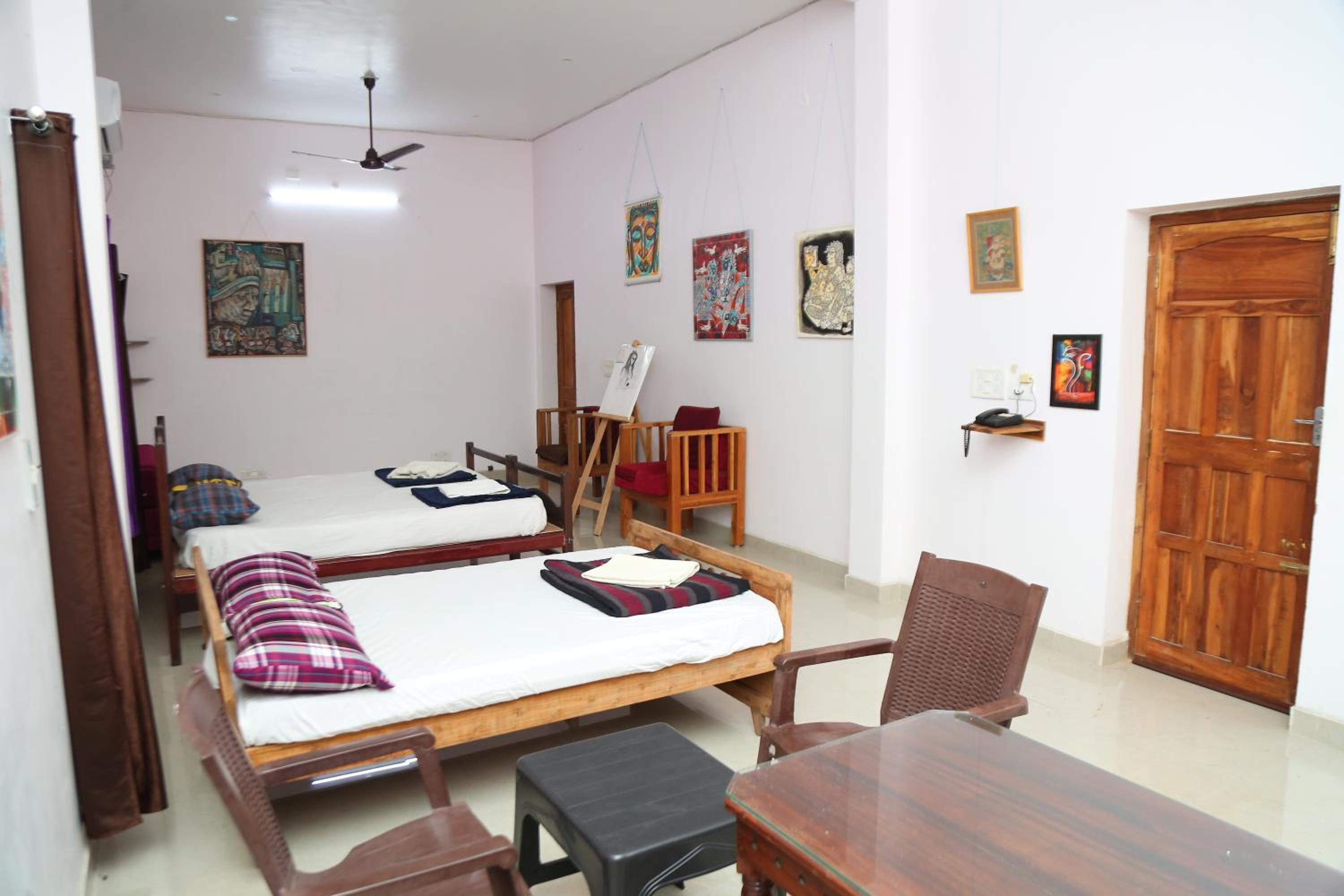 Deluxe King Suite photo 1