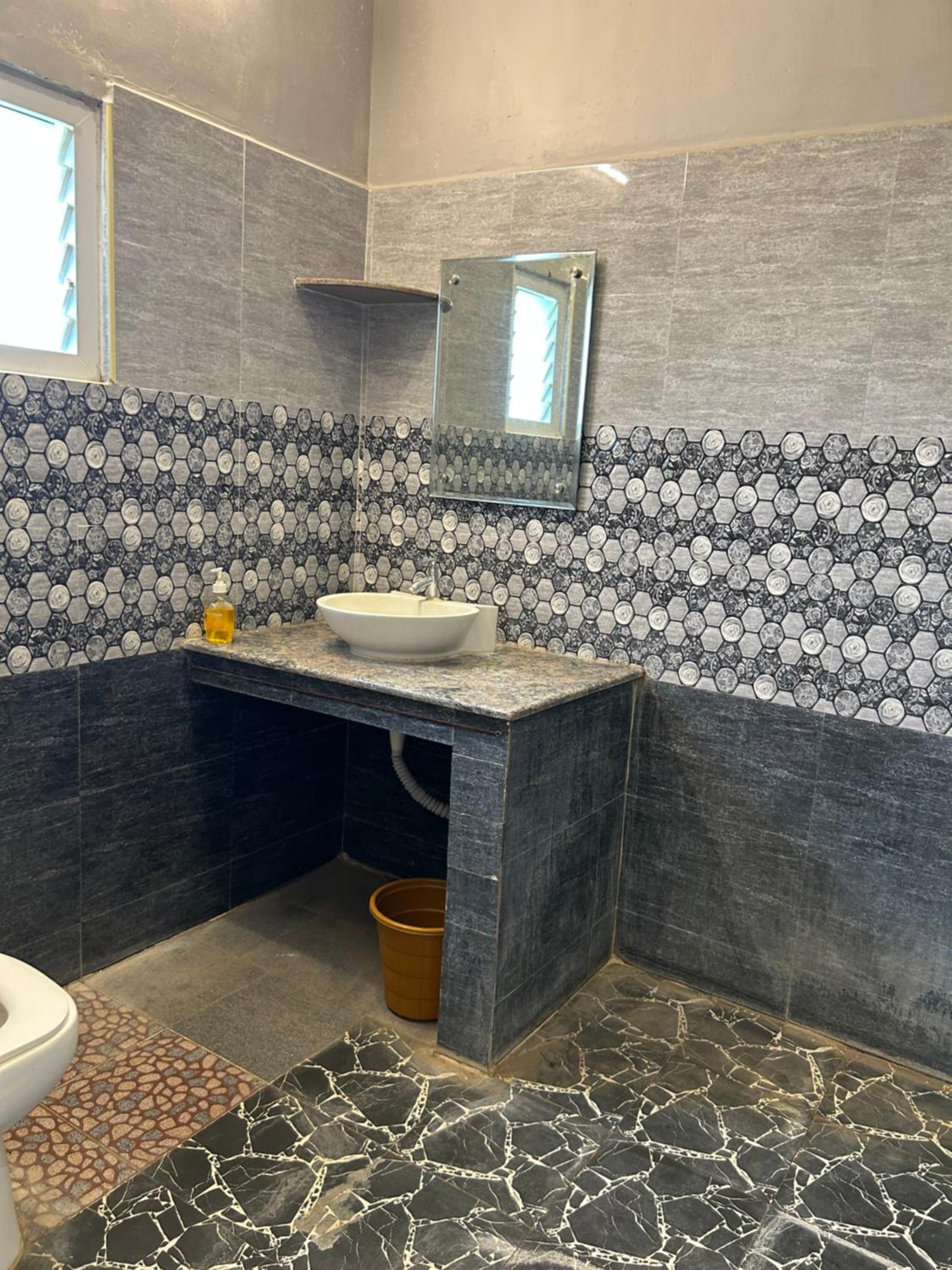 Deluxe King Suite photo 2