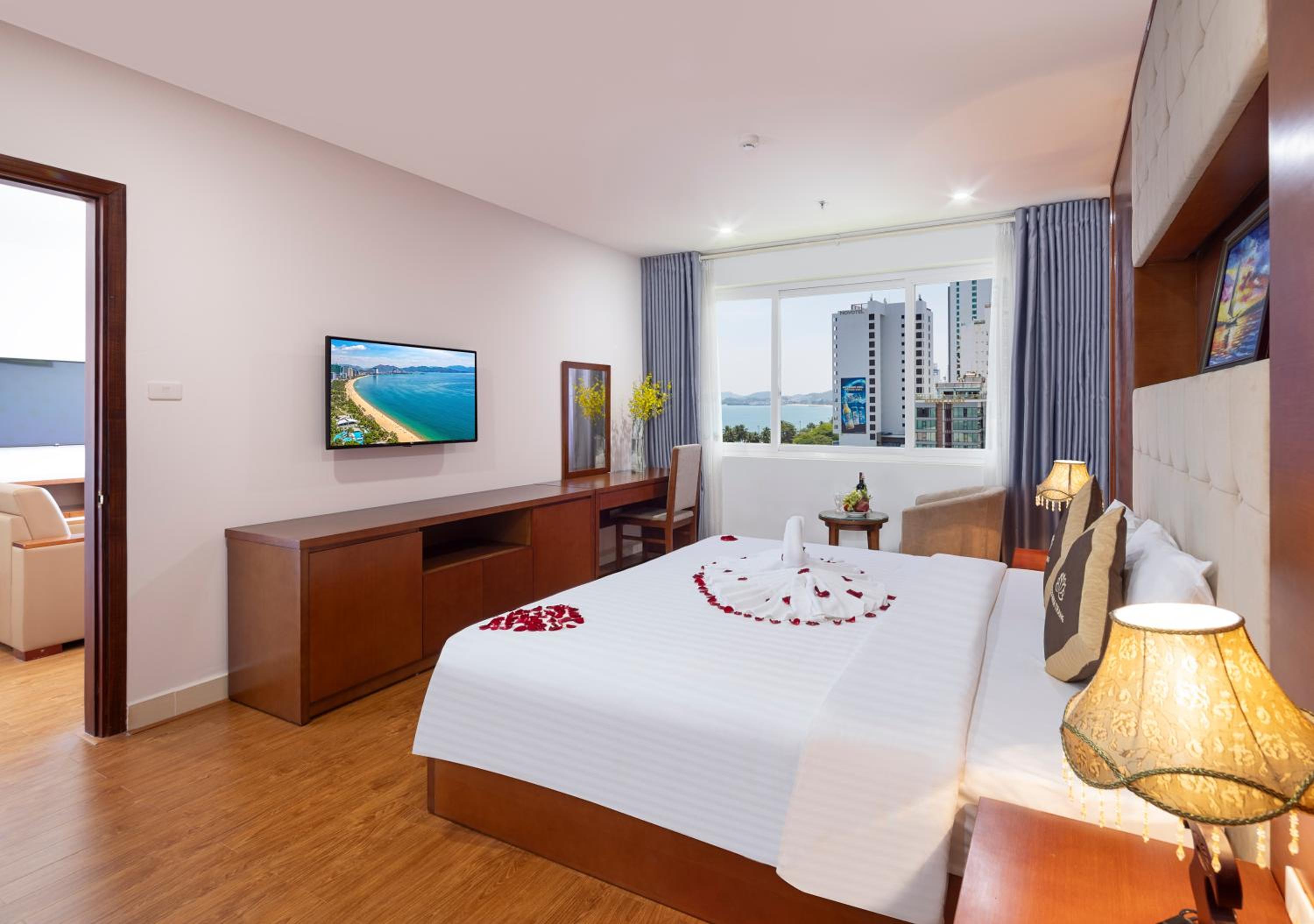 King Suite with Sea View