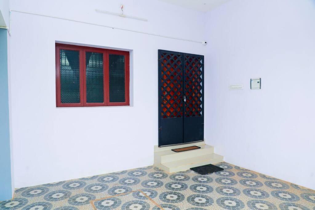 Two-Bedroom House photo 2