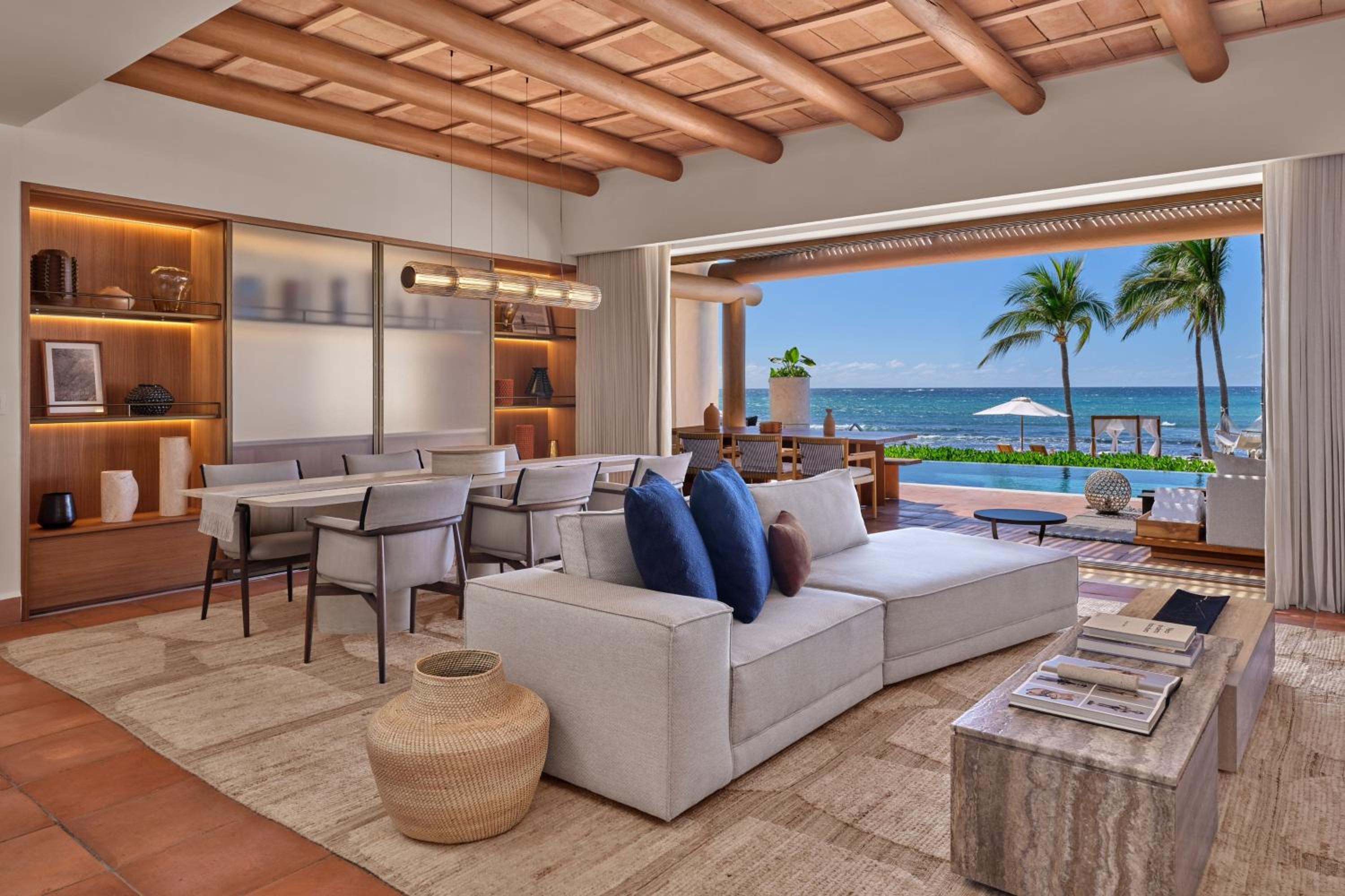 Villa de 3 habitaciones, frente a la playa, jacuzzi, piscina de chapoteo