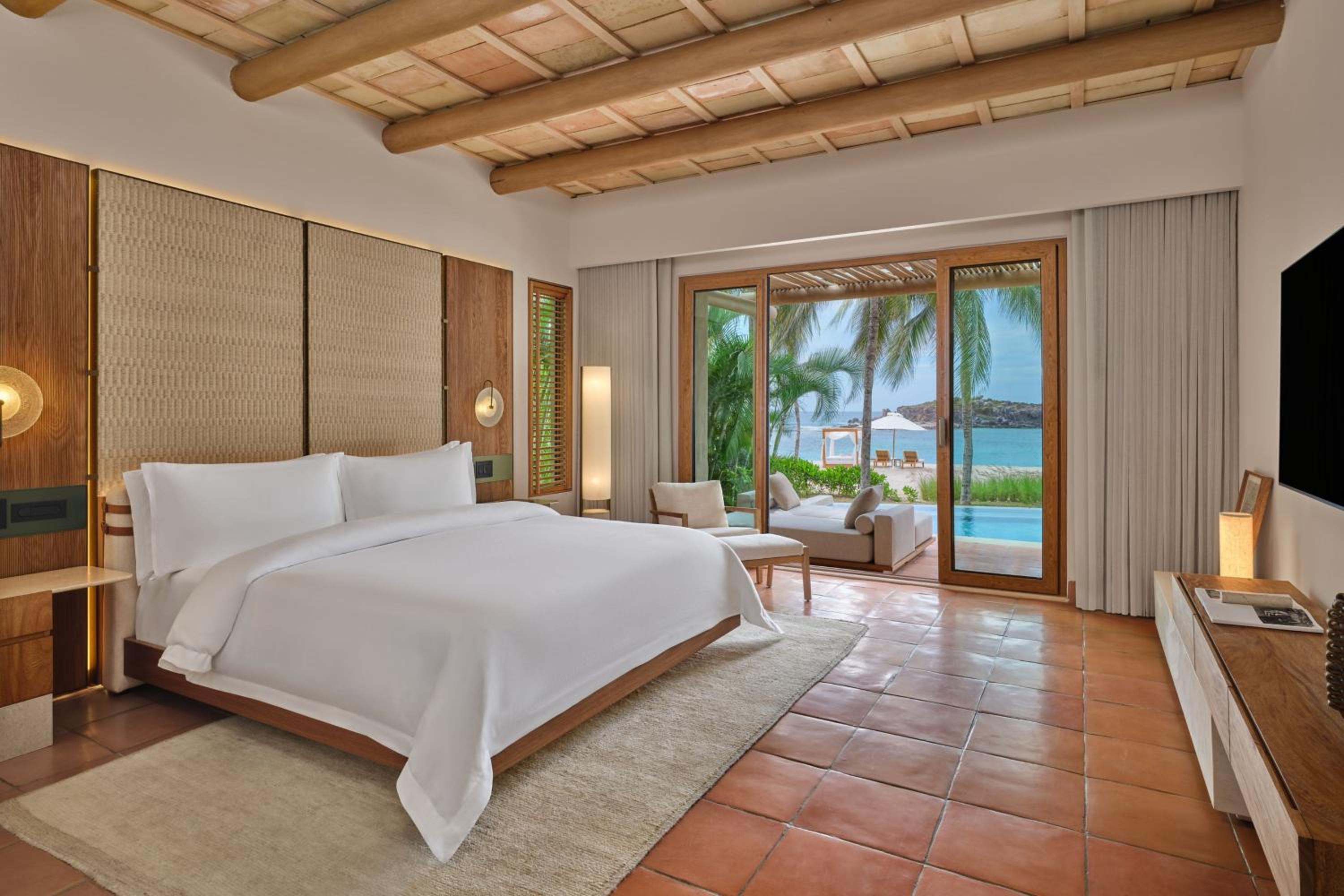 Luxury Villa, 1 Bedroom Villa, 1 King, Beachfront, Whirlpool - Photo 8
