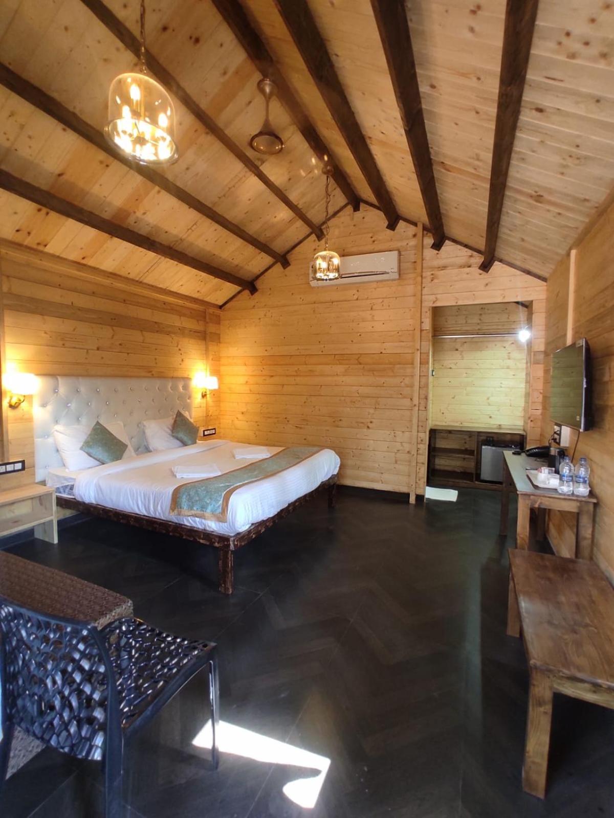 Deluxe Double Room - Photo 7
