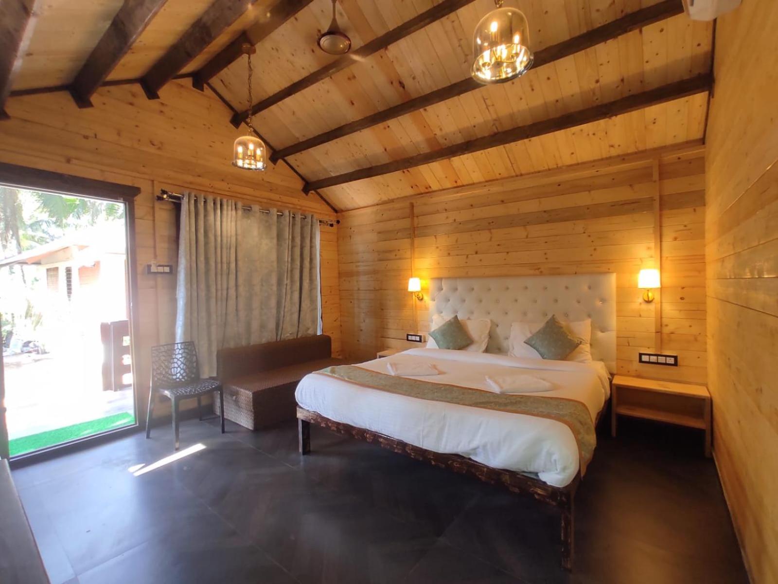 Deluxe Double Room - Photo 15