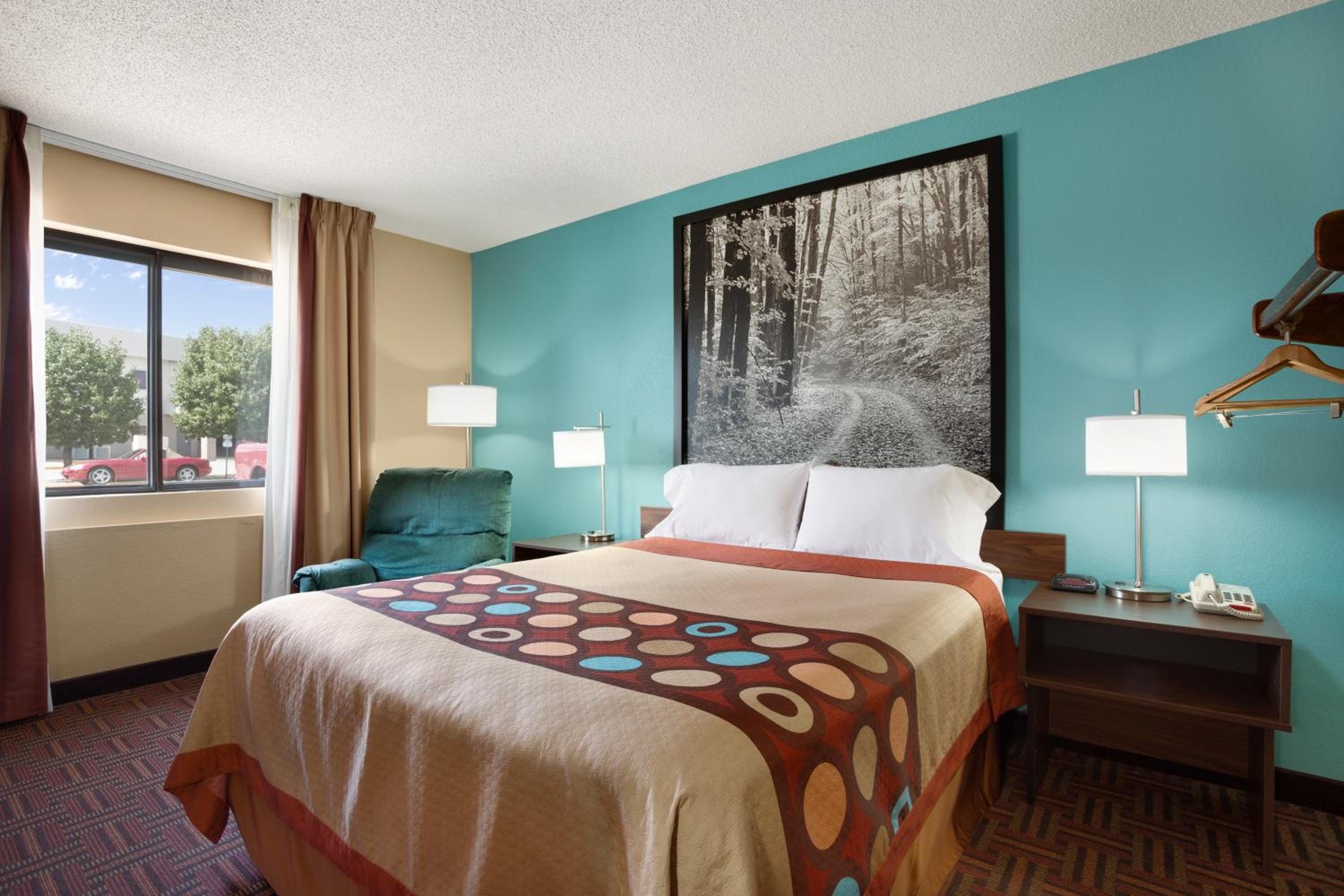Queen Room - Disability Access/Non-Smoking - Photo 4