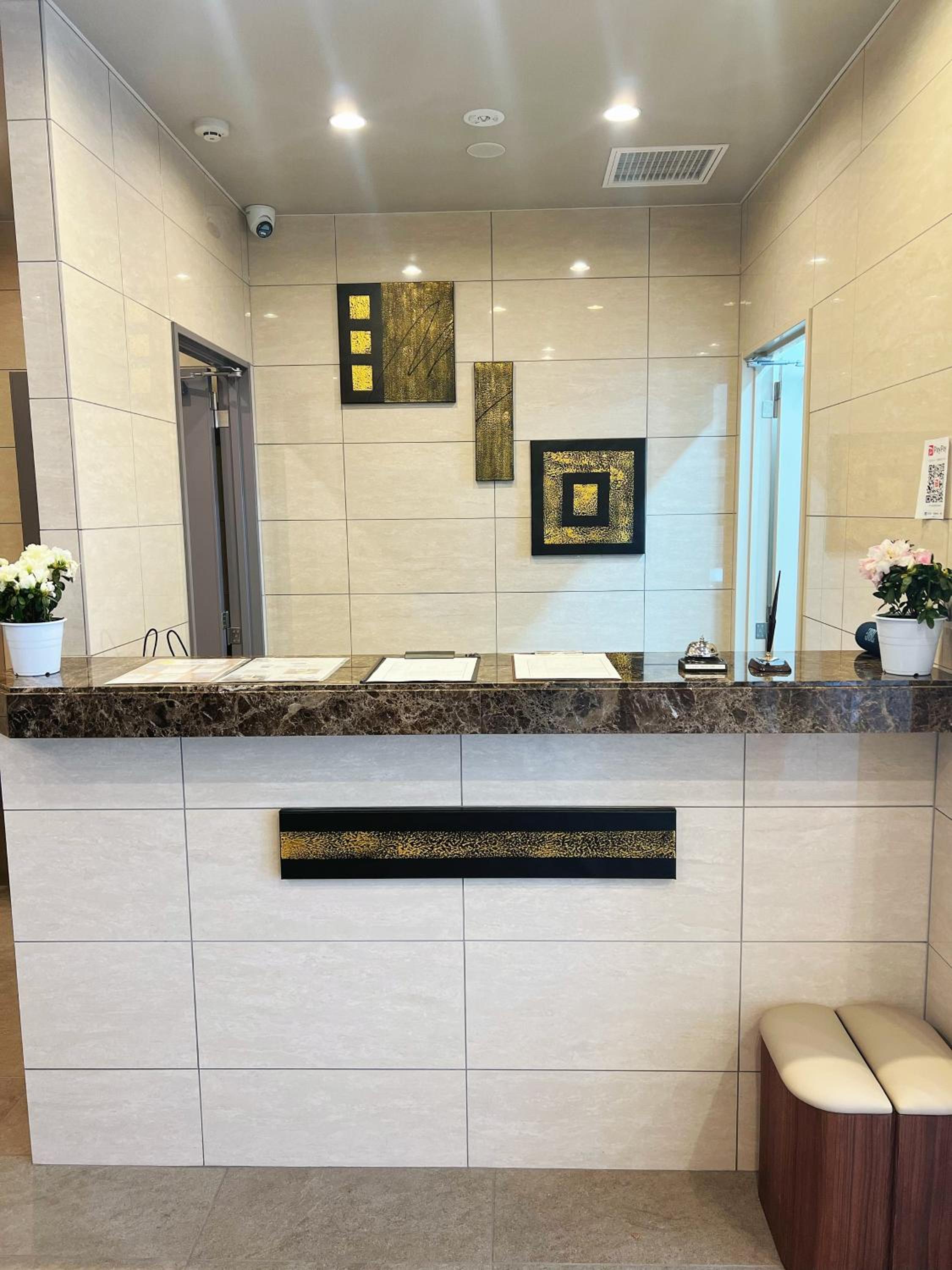 Twin Room with Private Bathroom photo 2