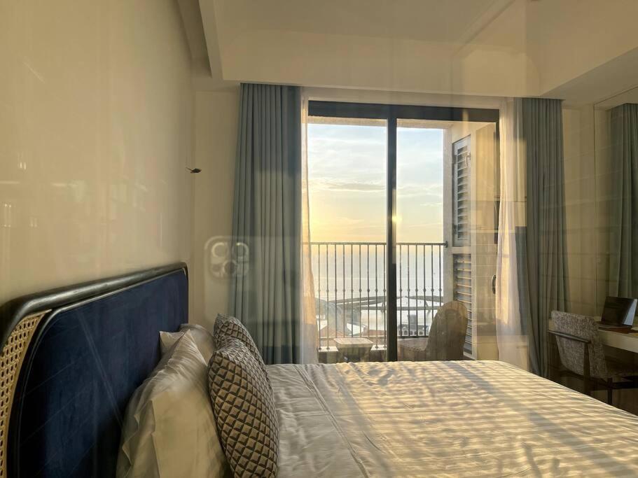 One-Bedroom Apartment - Photo 1