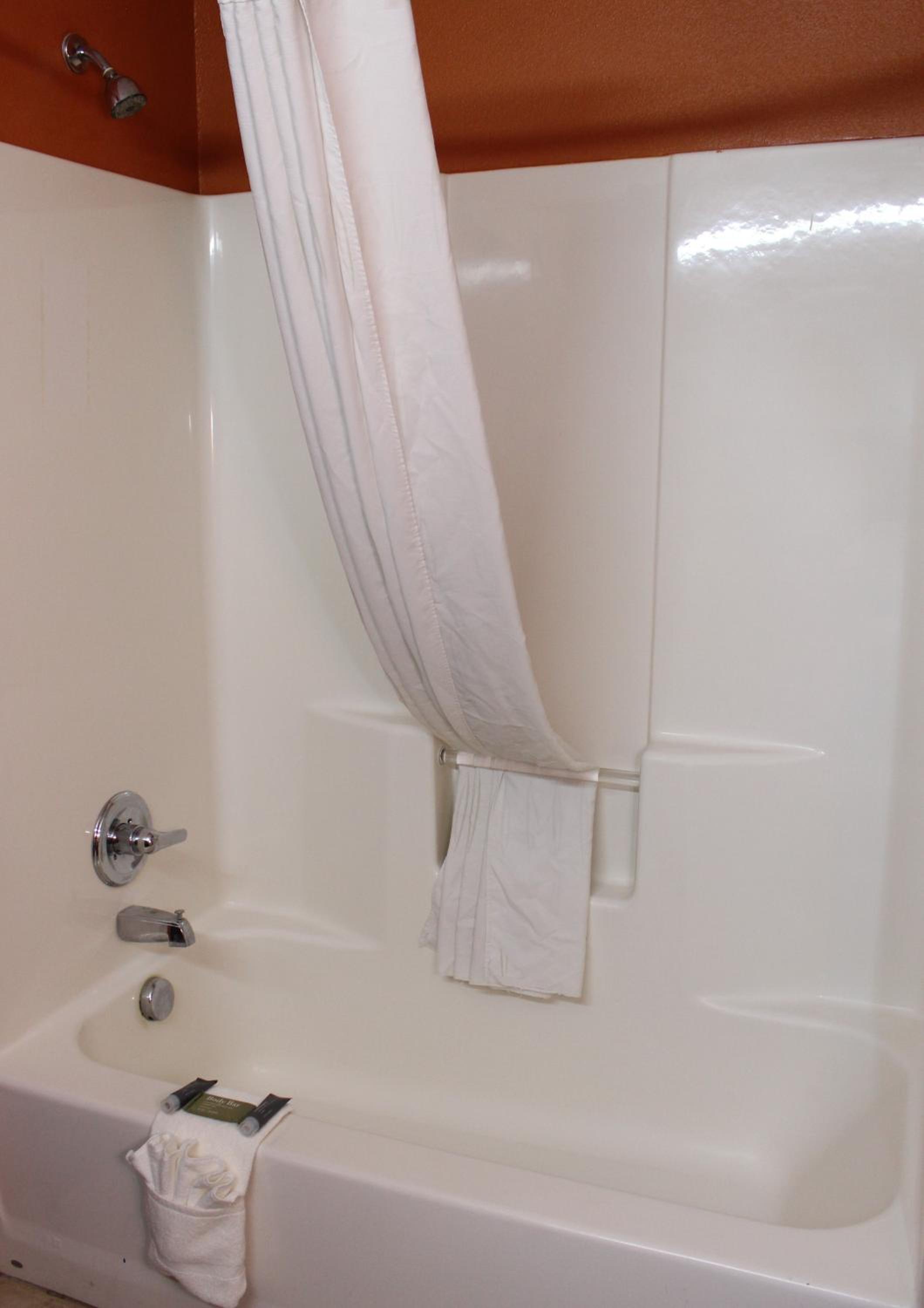 King Room - Non-Smoking - Photo 8