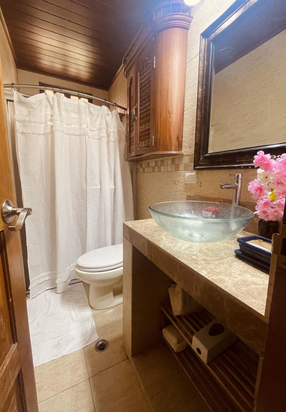 Double Room with Shared Bathroom photo 3