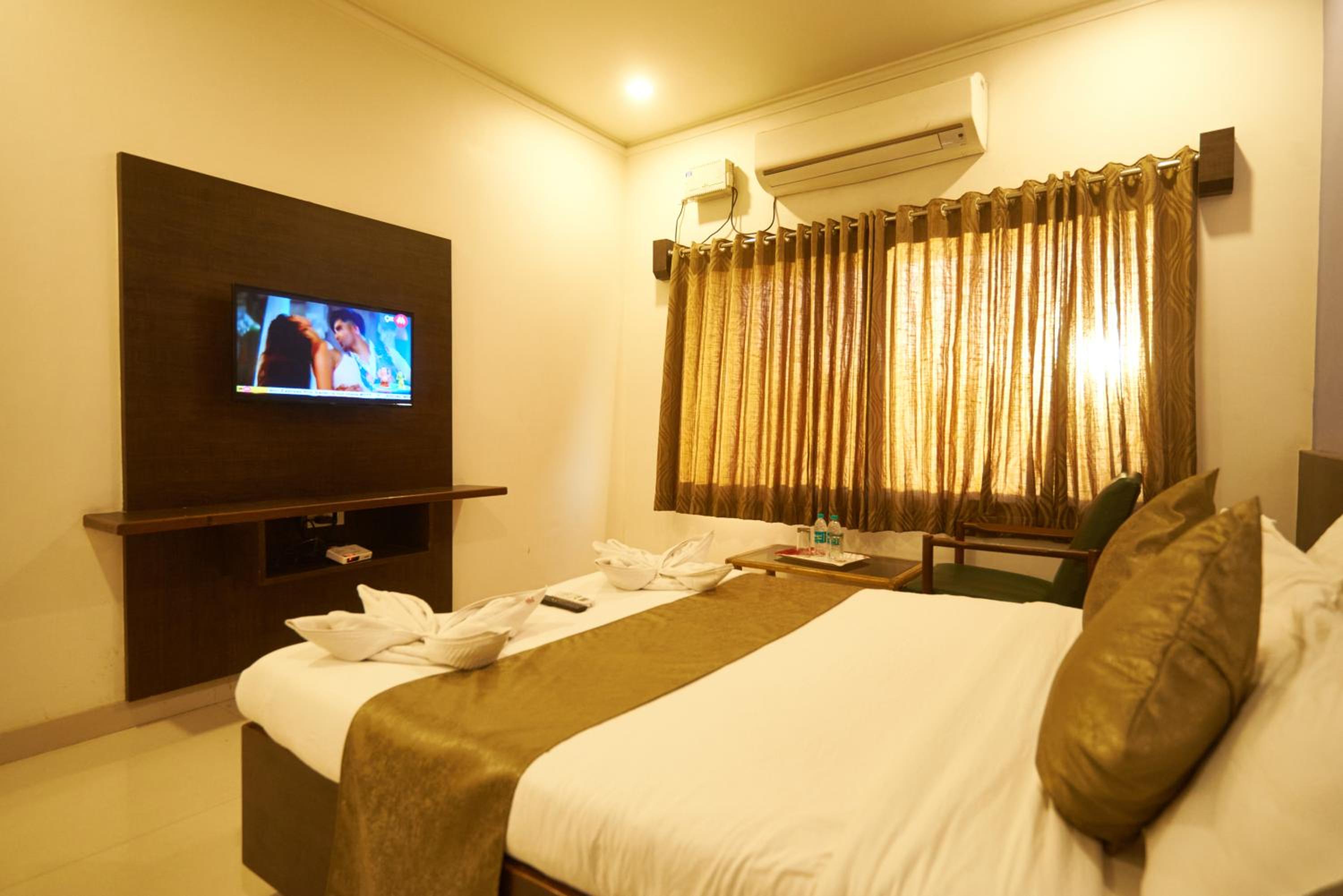 Standard Double Room with Fan photo 1