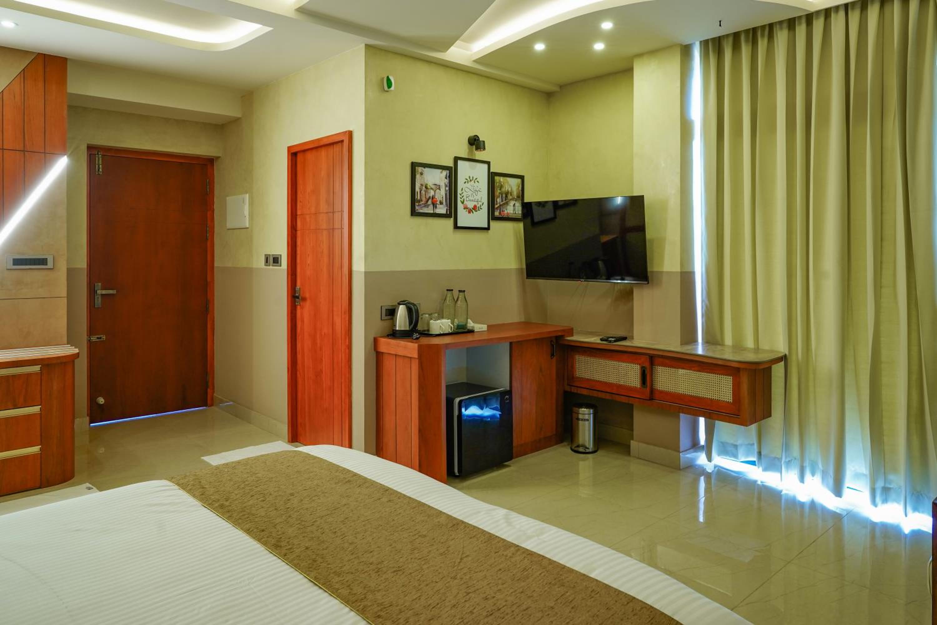 Suite with Balcony photo 3