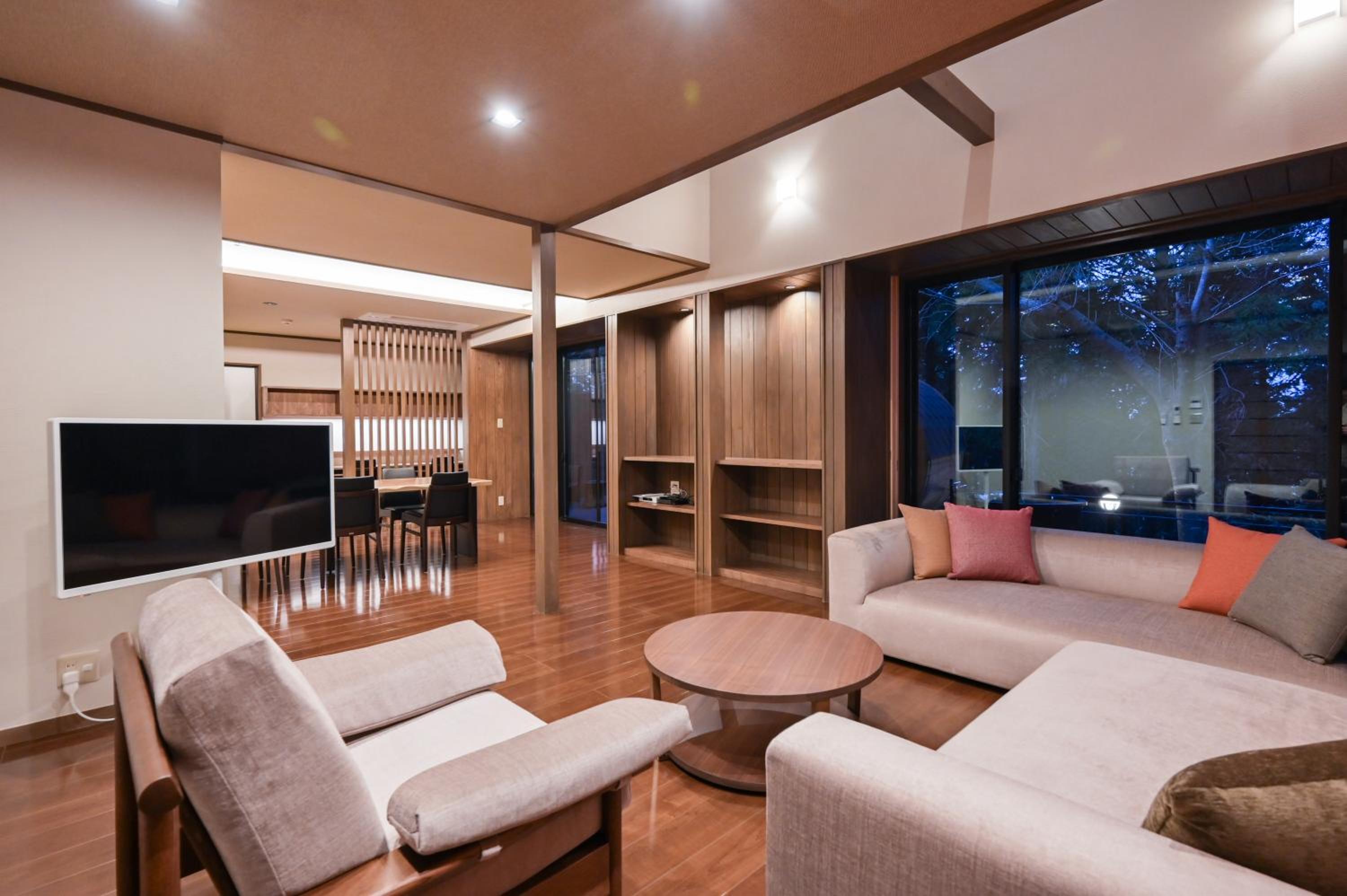 Deluxe Suite with Spa Bath