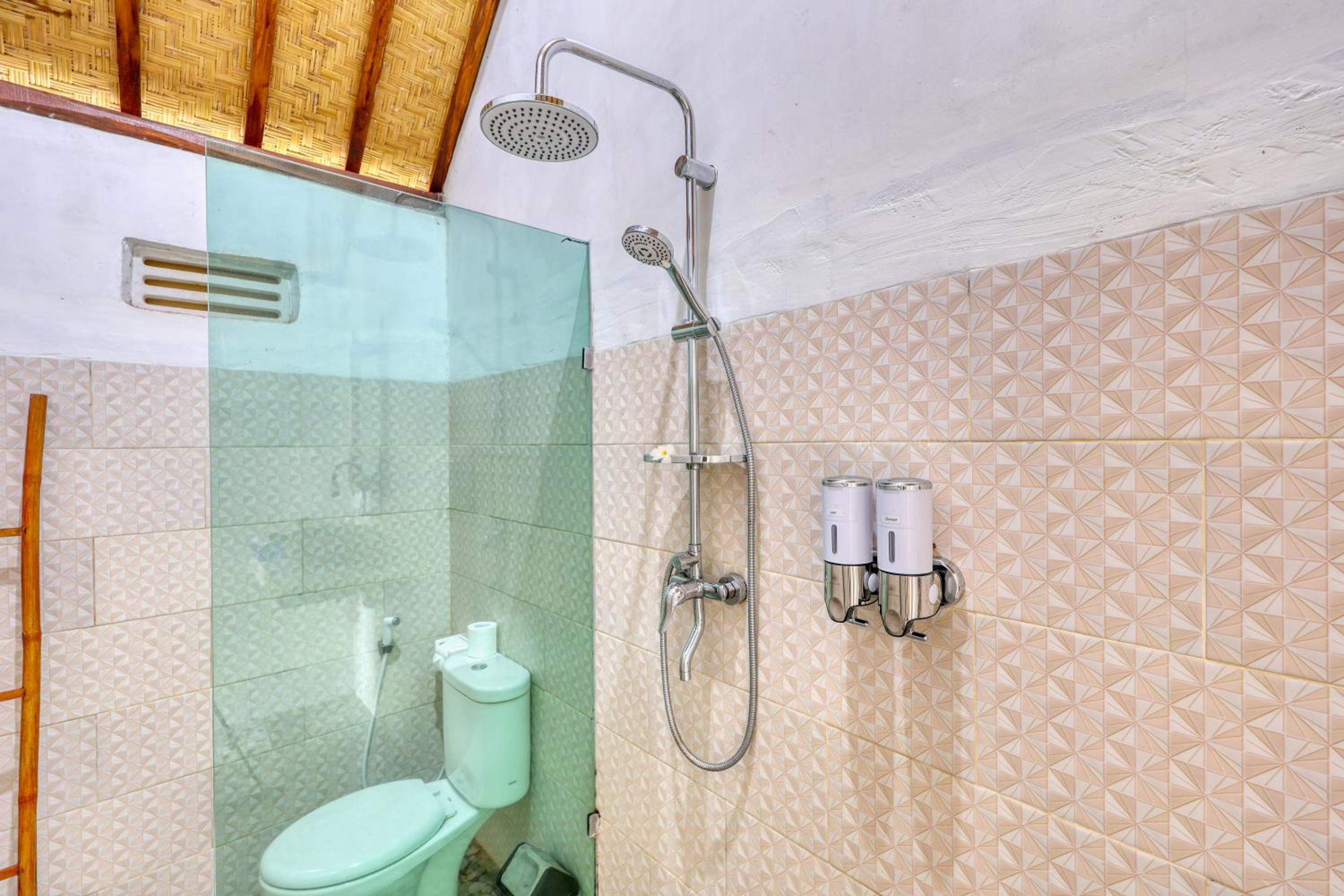 Deluxe Twin Room - Photo 8