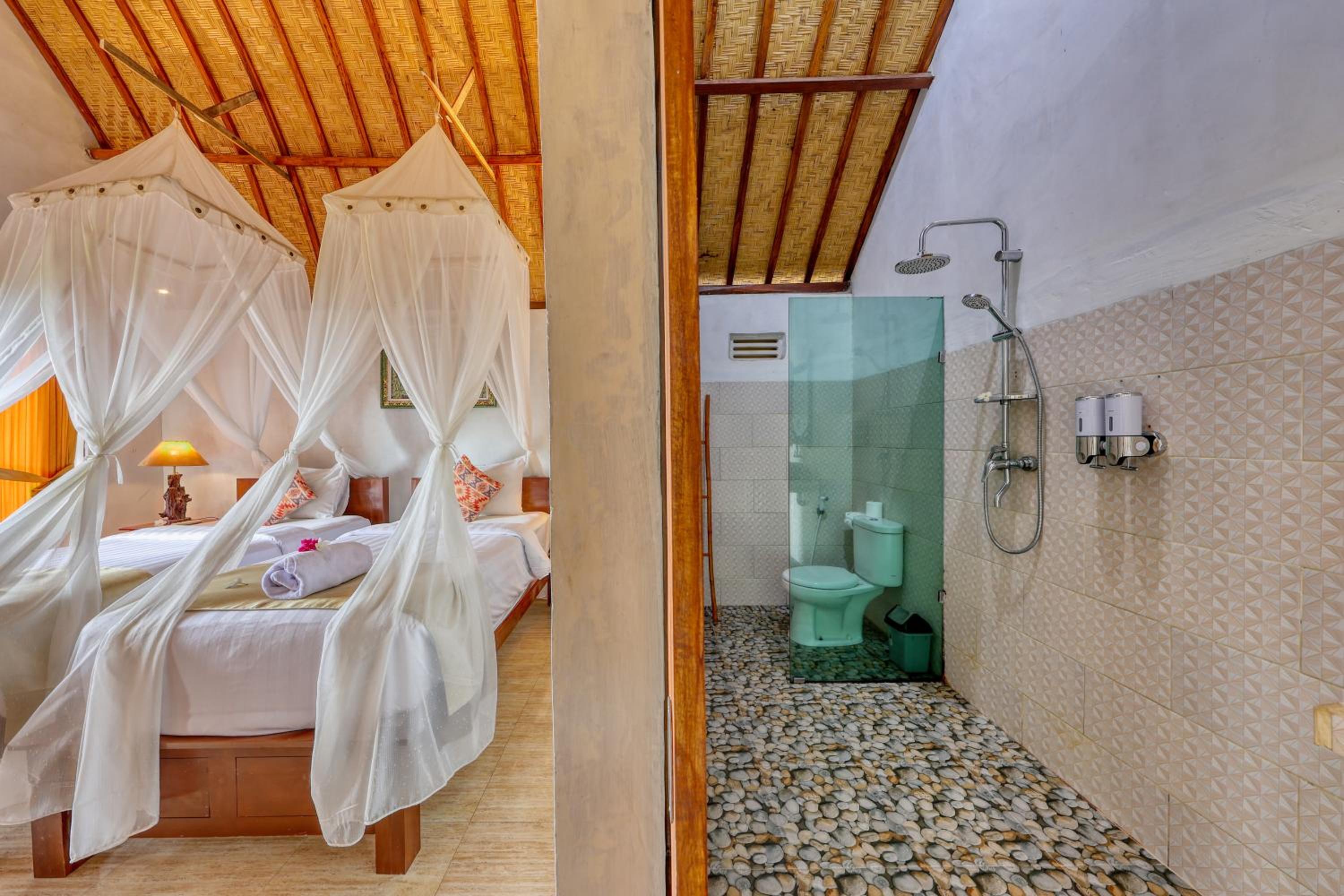 Deluxe Twin Room - Photo 11