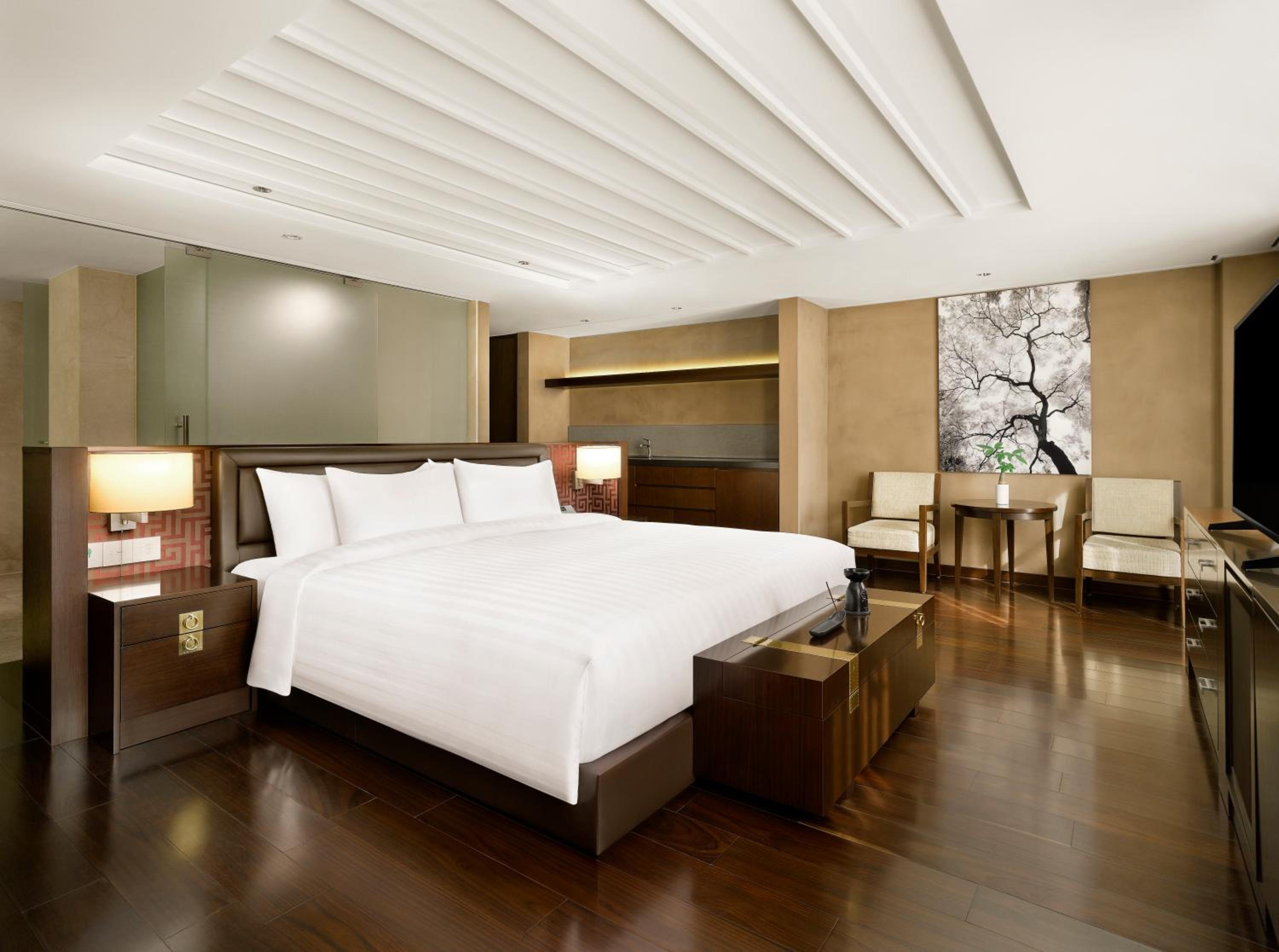Banyan room - The Green Leaves of Summer PKG(Breakfast at Granum Dining Lounge, Indoor&Outdoor pool access, Fitness access for 2 people included) - Photo 1