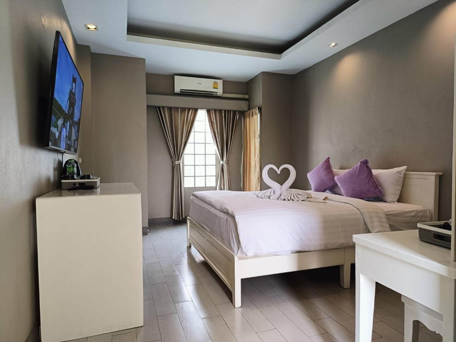 Double Room with Balcony — the supplier's photographs — photo 3