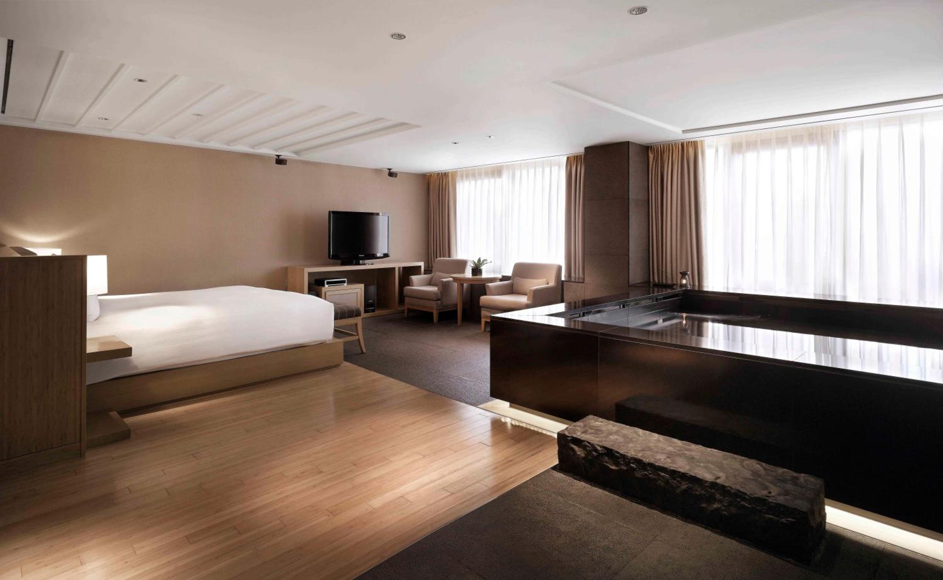 Banyan Pool Deluxe - Photo 1