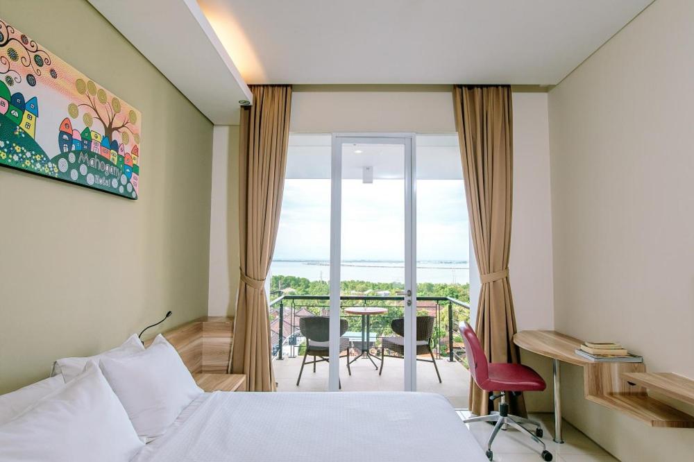 Deluxe Double Room with Bay View photo 2