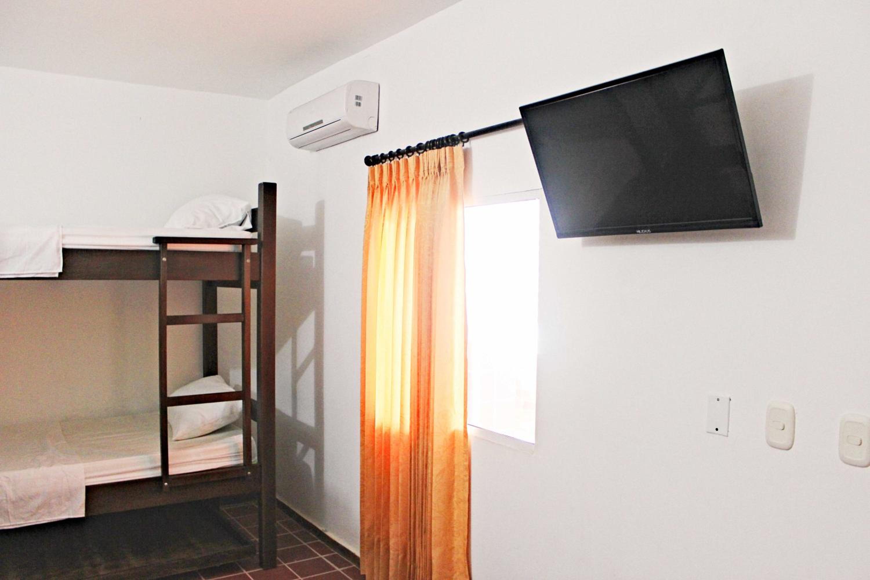 4-Bed Mixed Dormitory Room photo 2