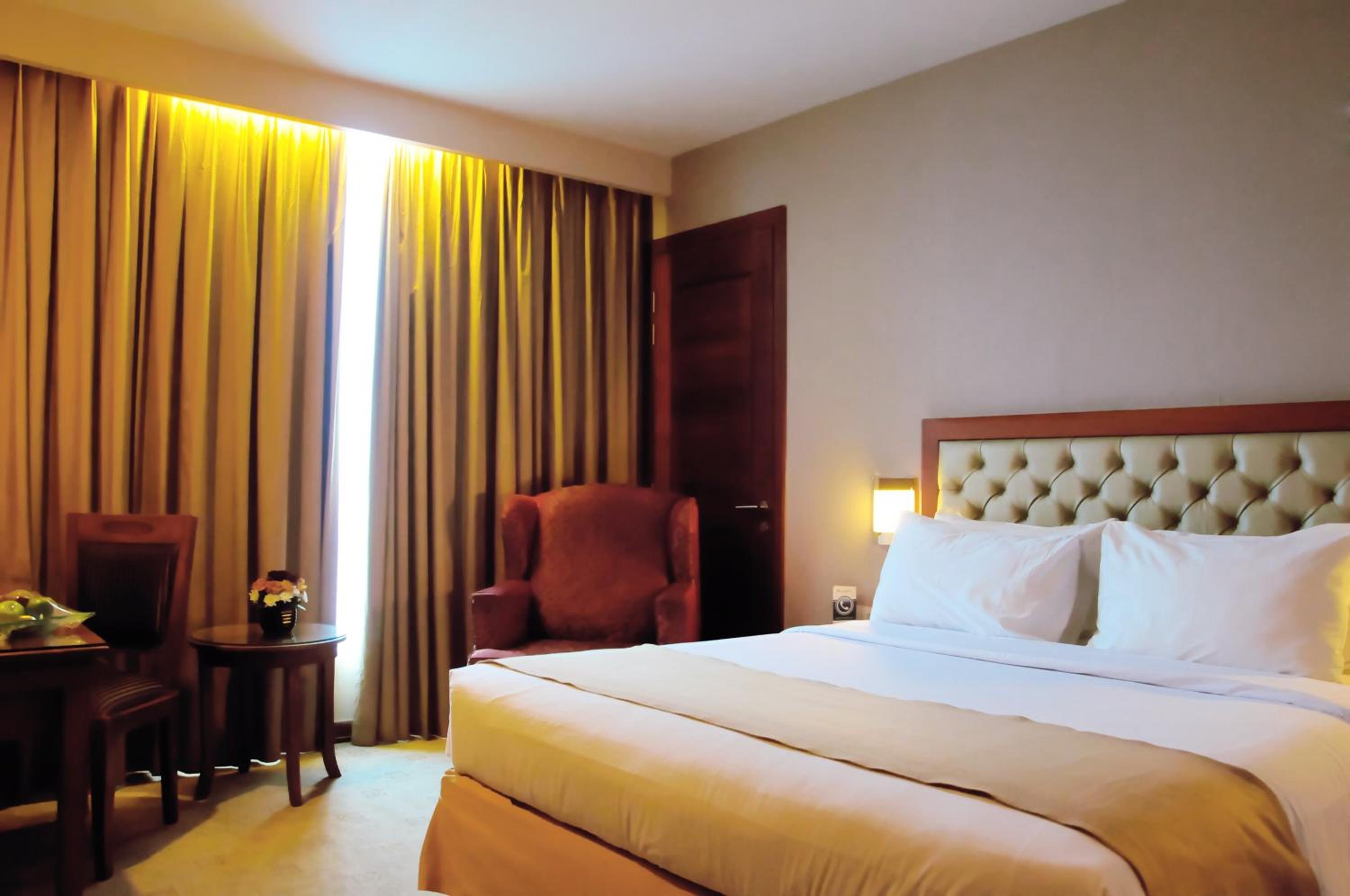 Deluxe Queen Room photo 3
