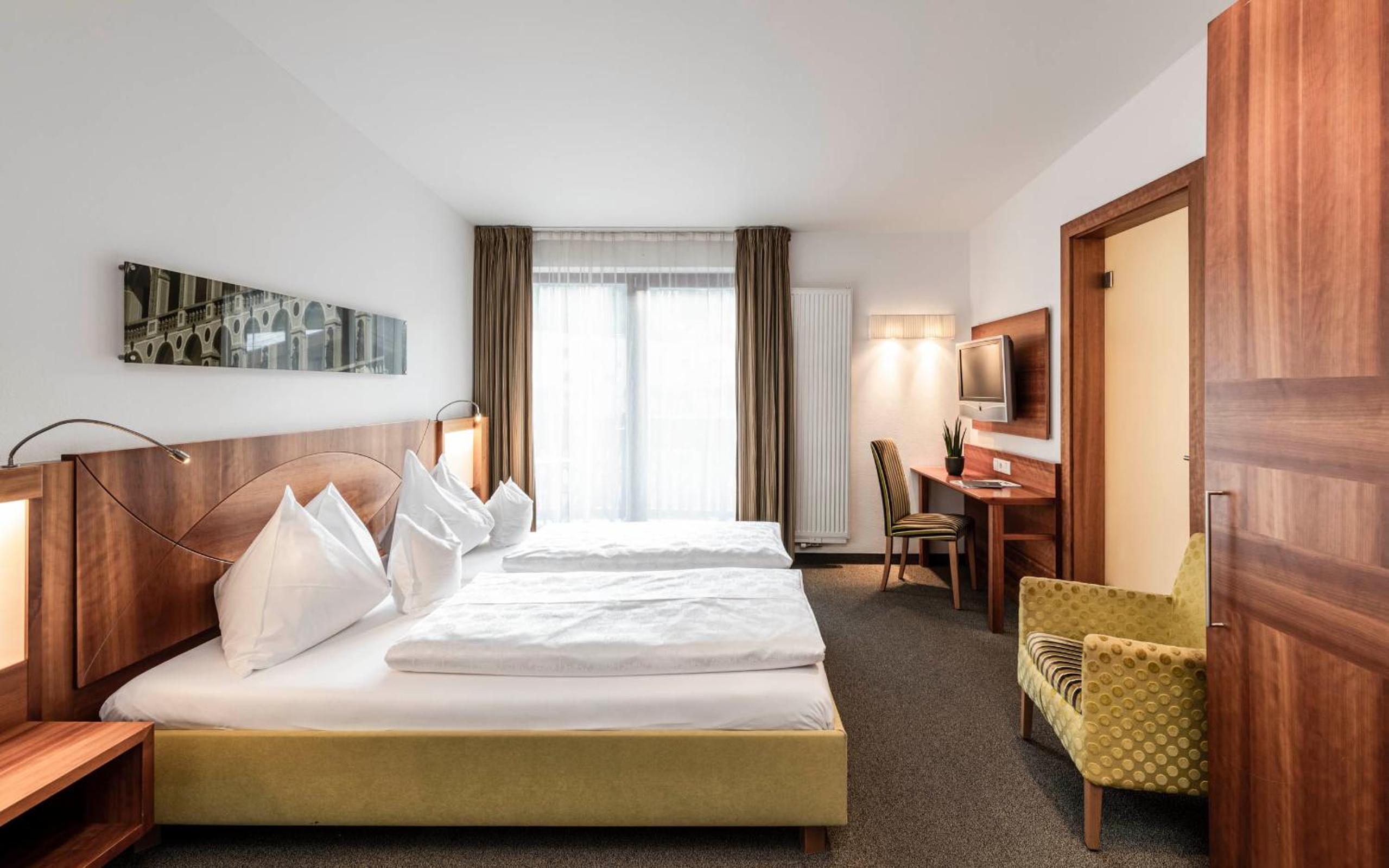 Double or Twin Room with Balcony photo 1