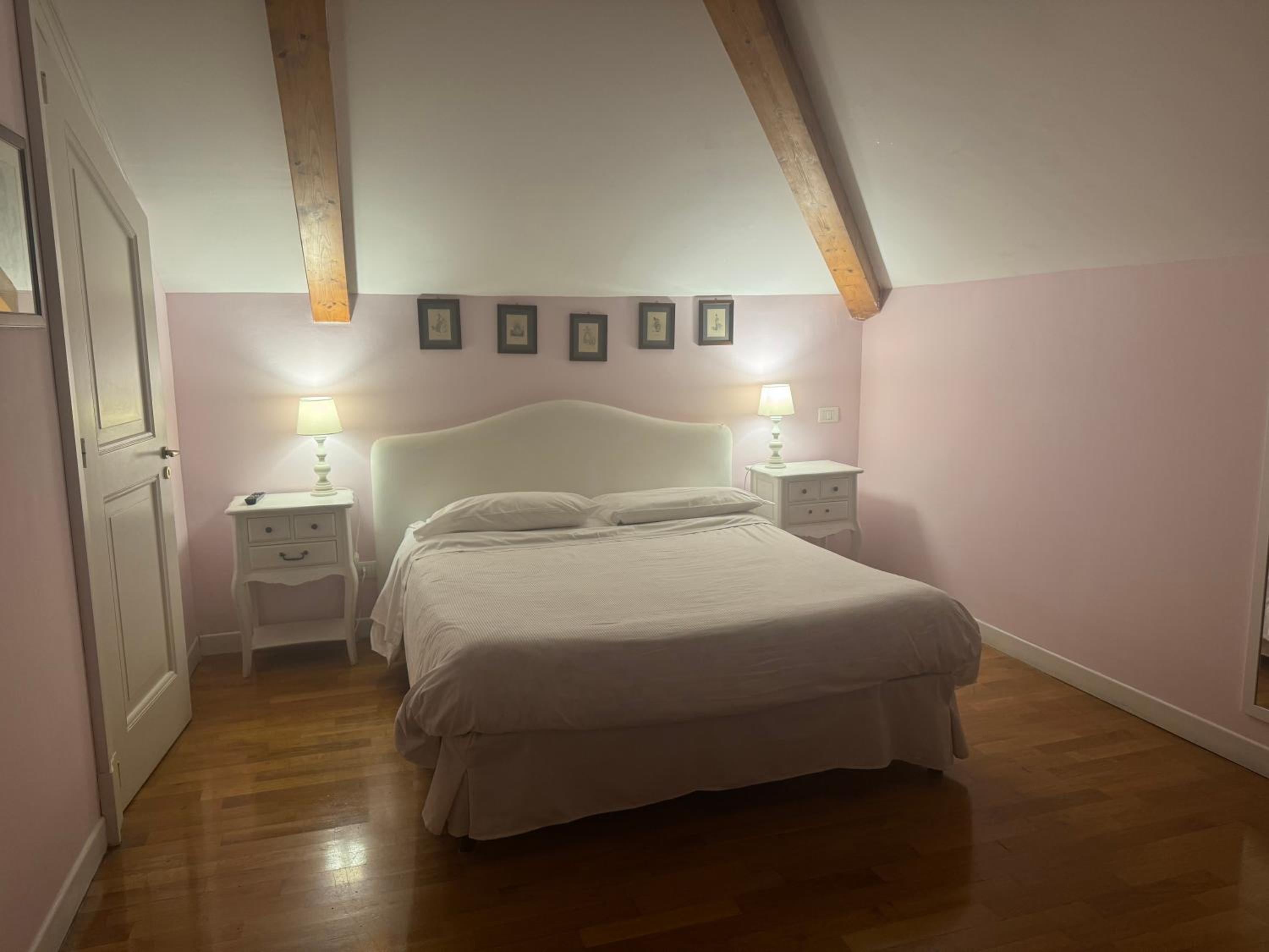 Standard Double Room - Photo 2