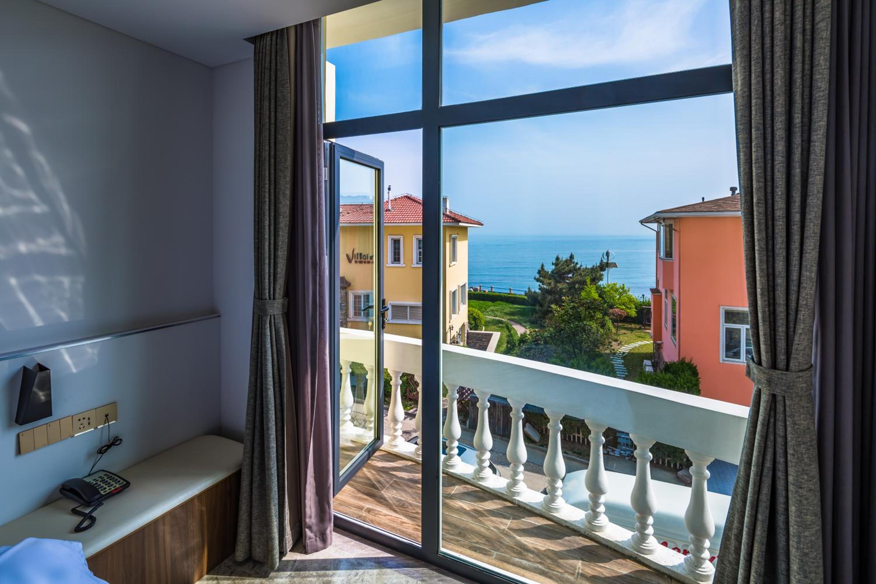 Deluxe Double Room With Balcony And Sea View