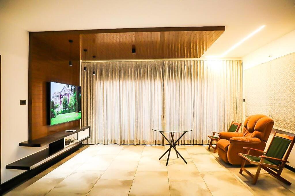 Villa photo 1