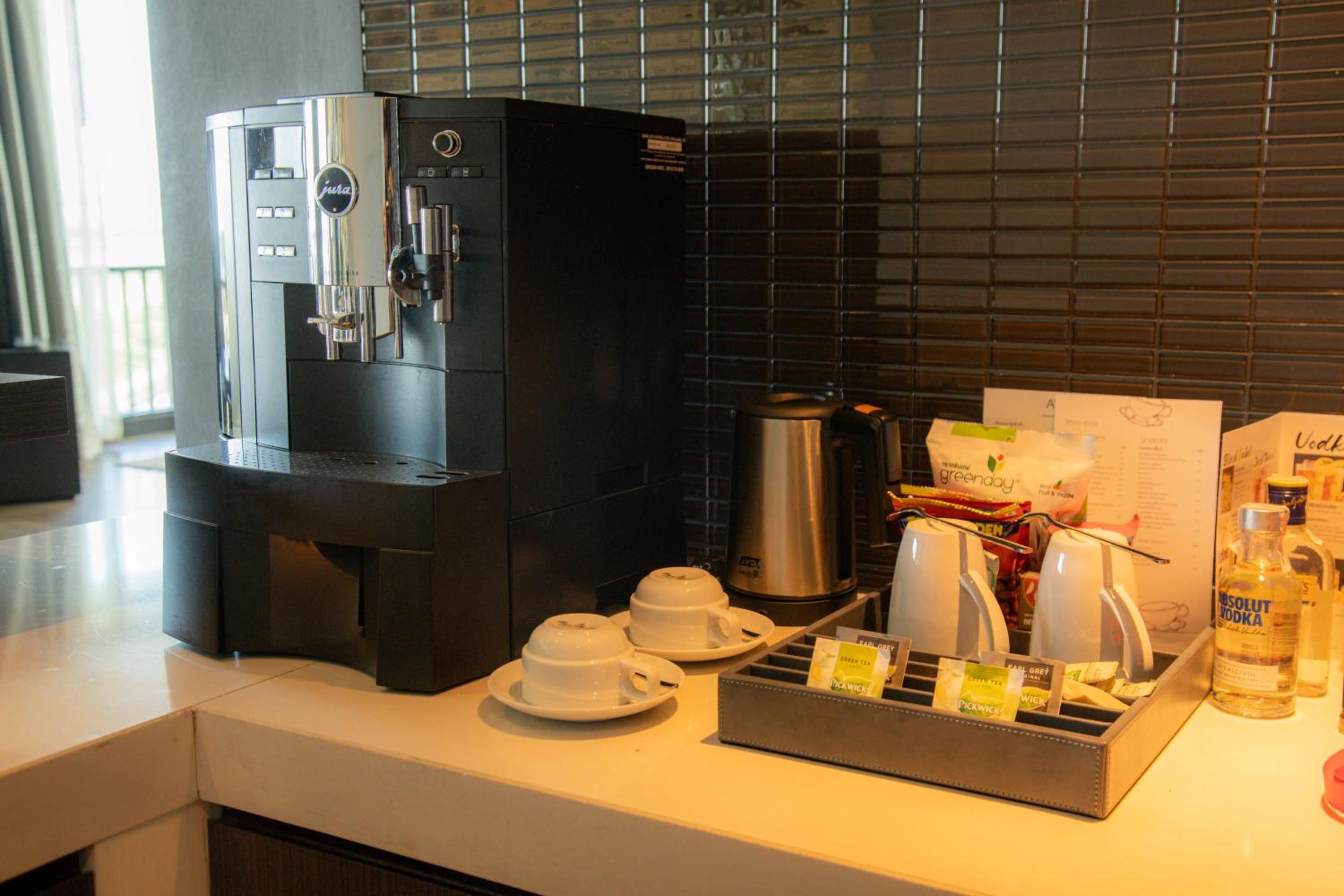 AVANI Executive Suite - Photo 2