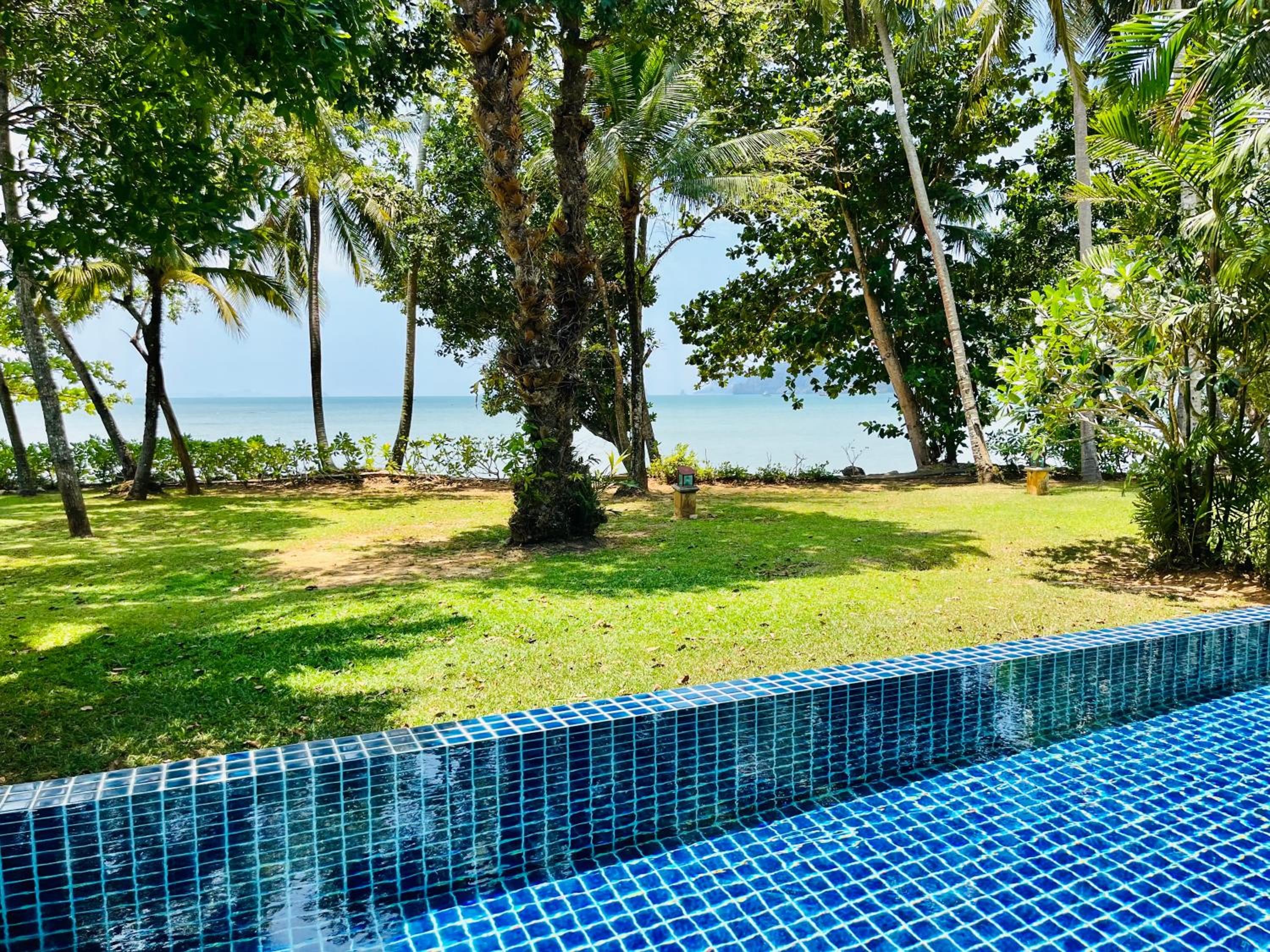 Villa - Beach Front - Photo 7