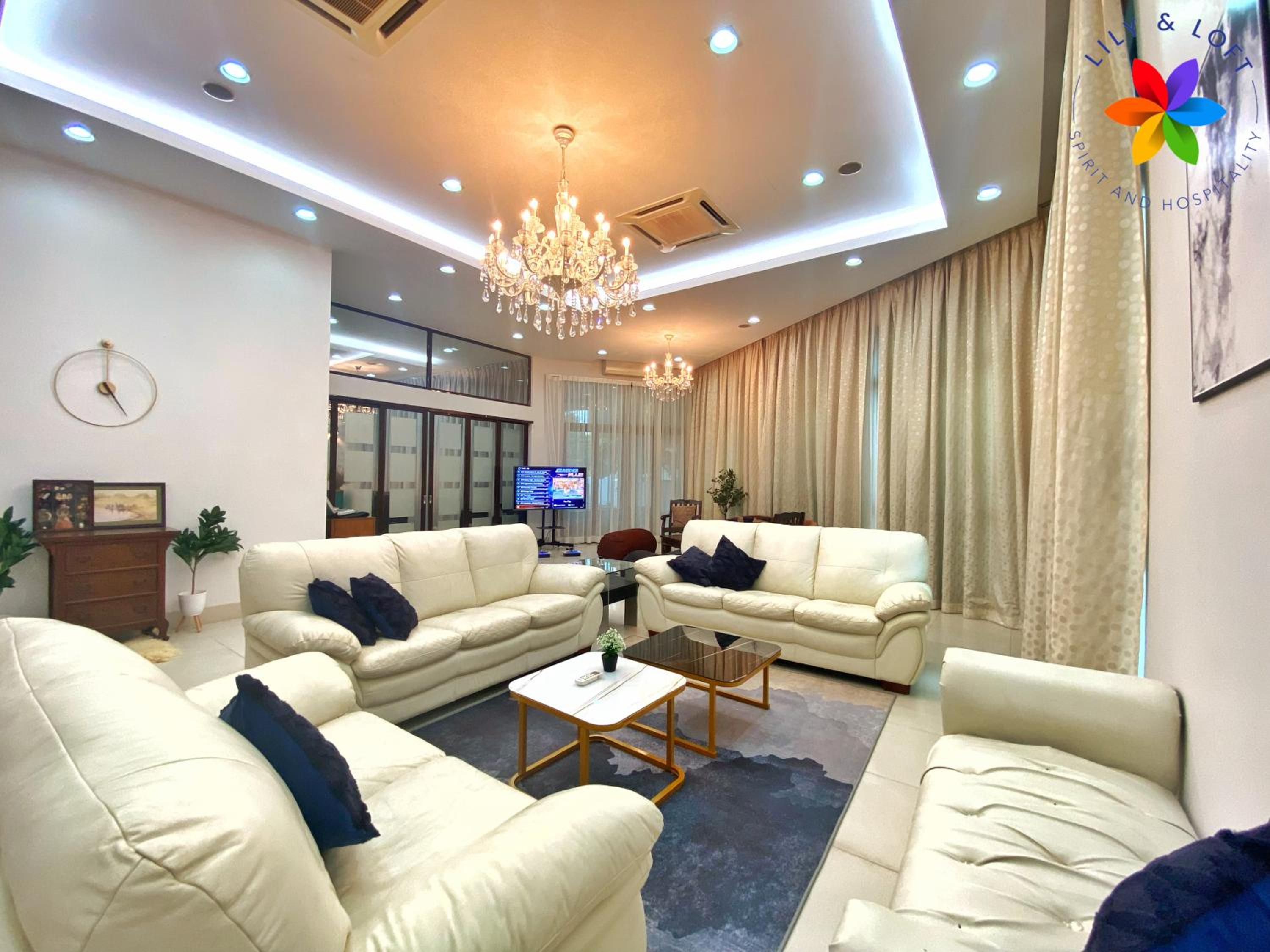 Villa photo 1