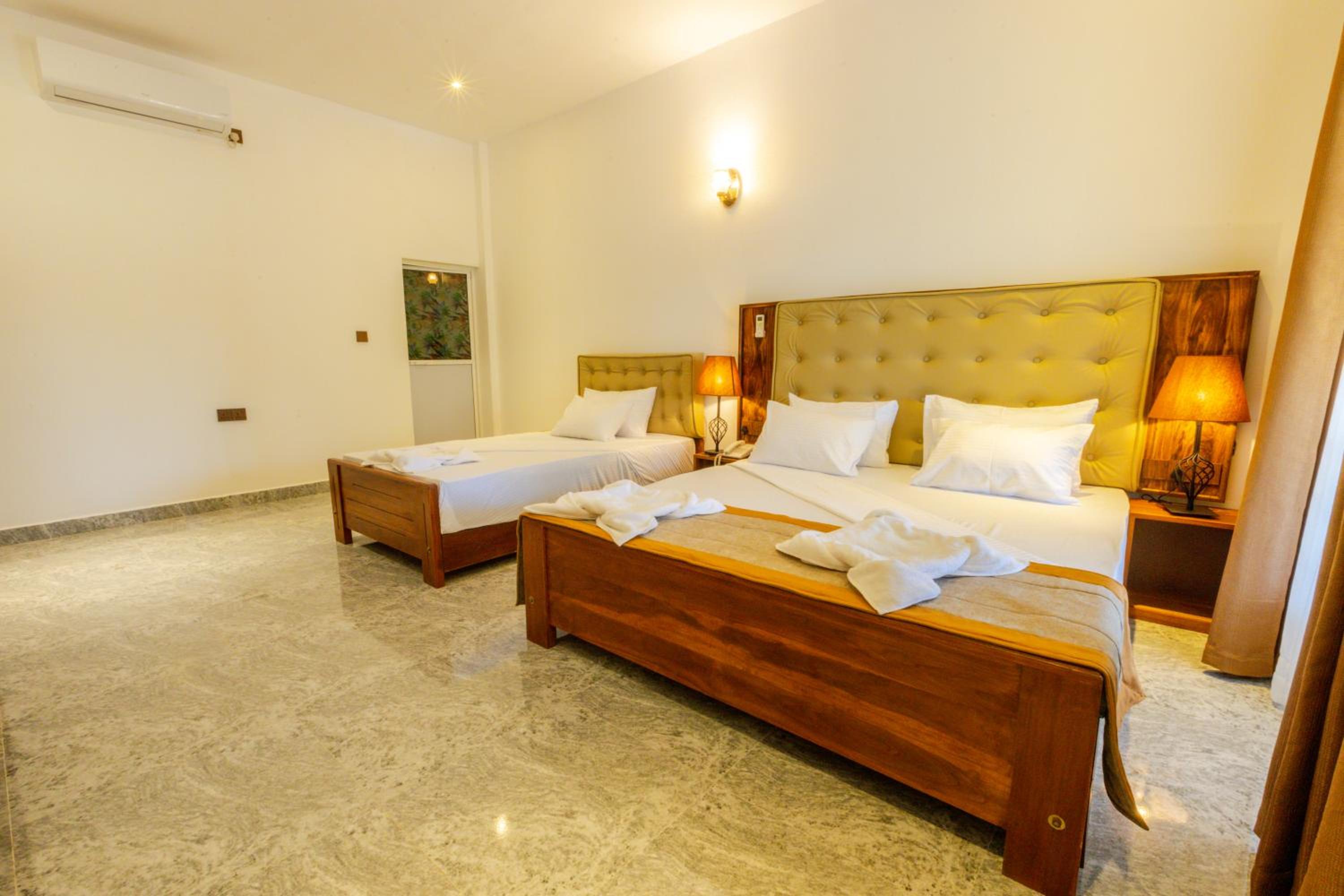 Deluxe Double Room photo 3