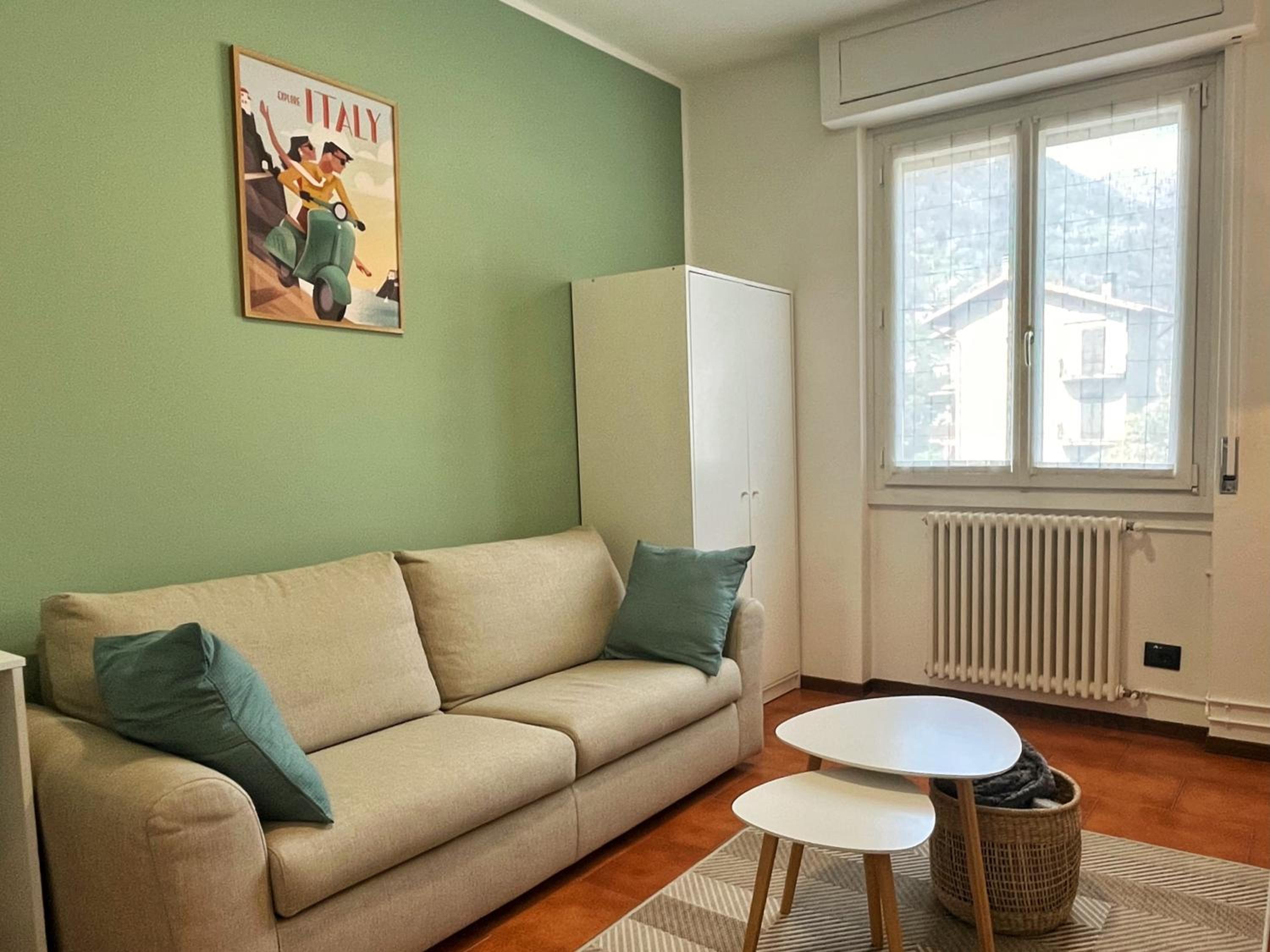 One-Bedroom Apartment photo 1