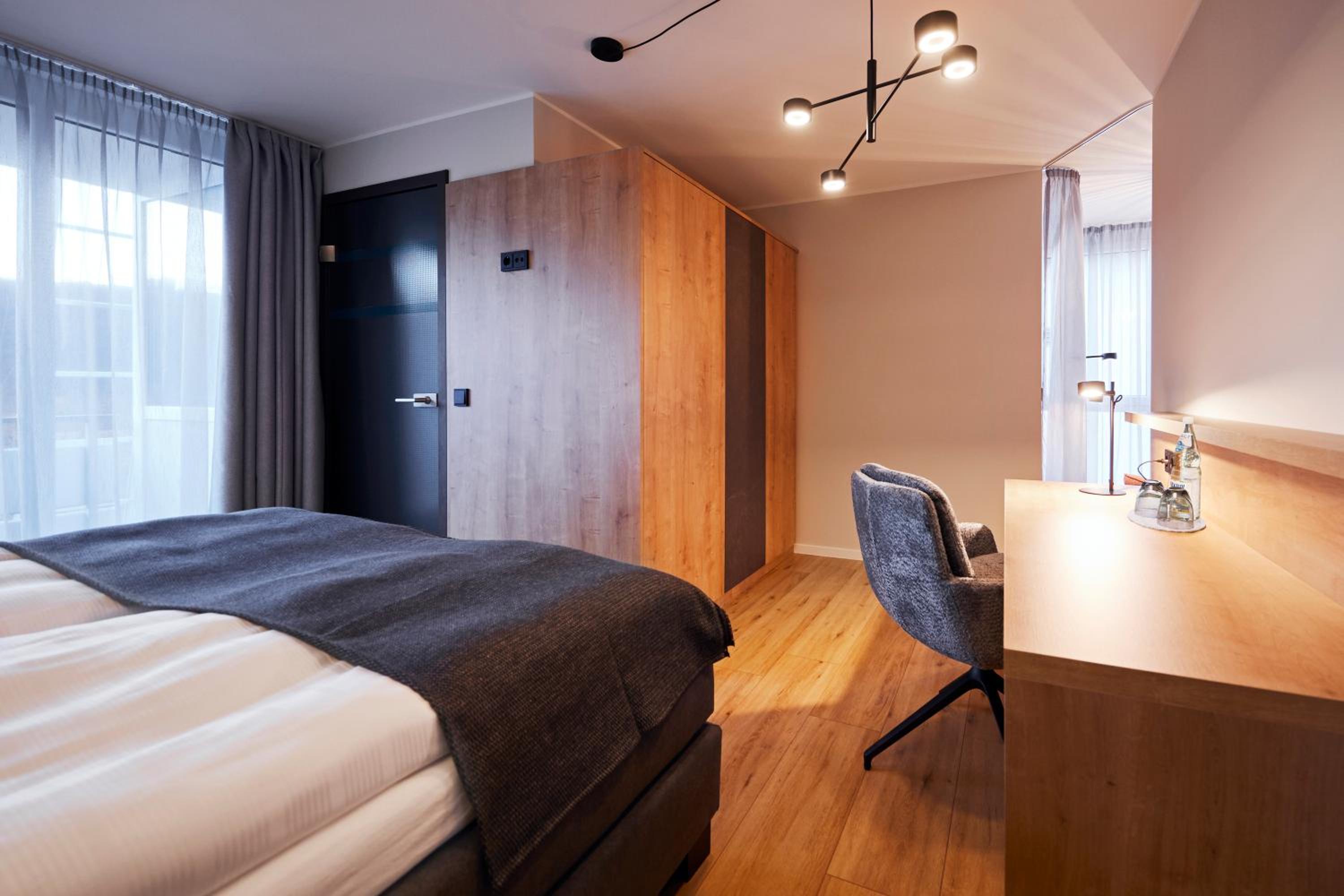 Deluxe Double Room with Balcony photo 2