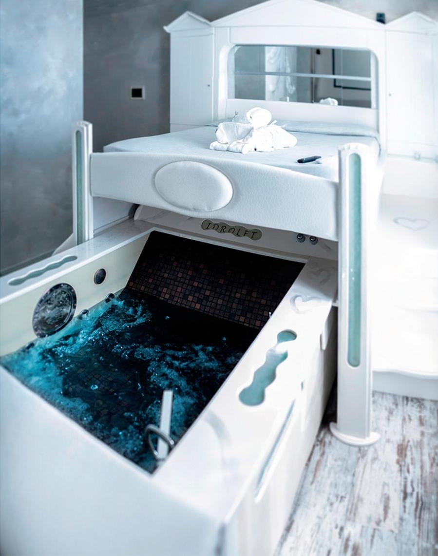 Double Room with Spa Bath photo 3