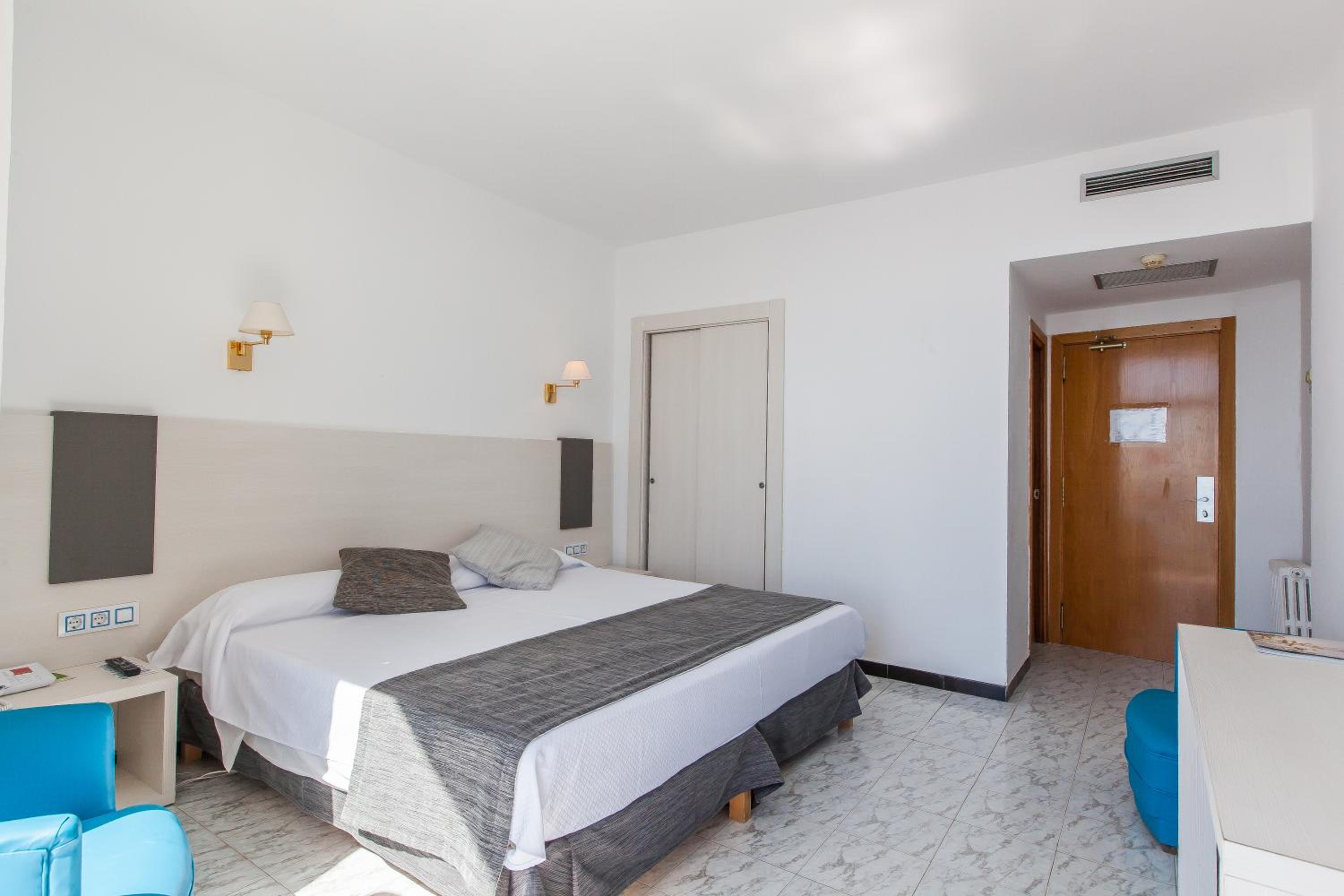 Queen Room with Spa Bath