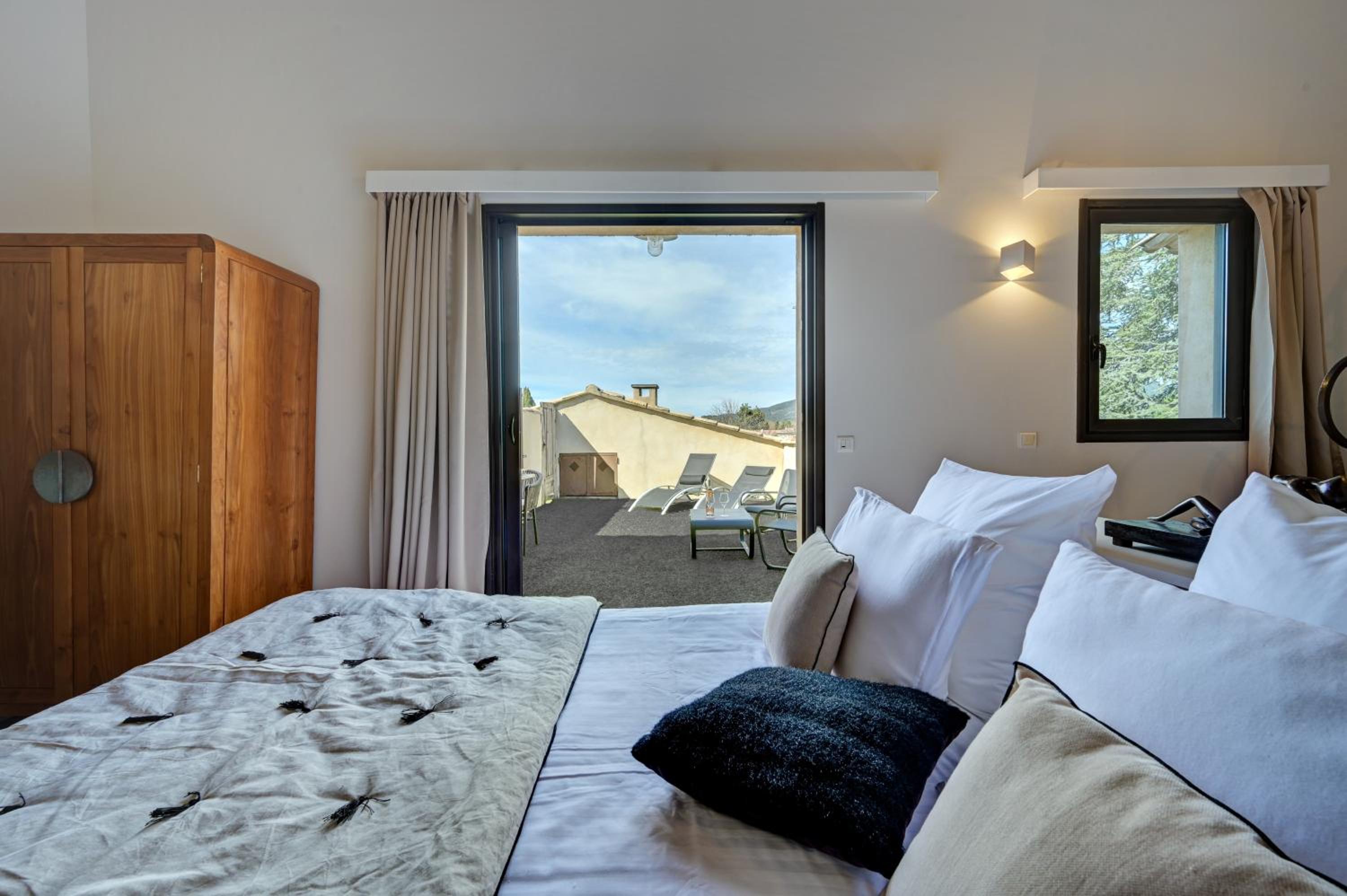 Suite - Photo 21