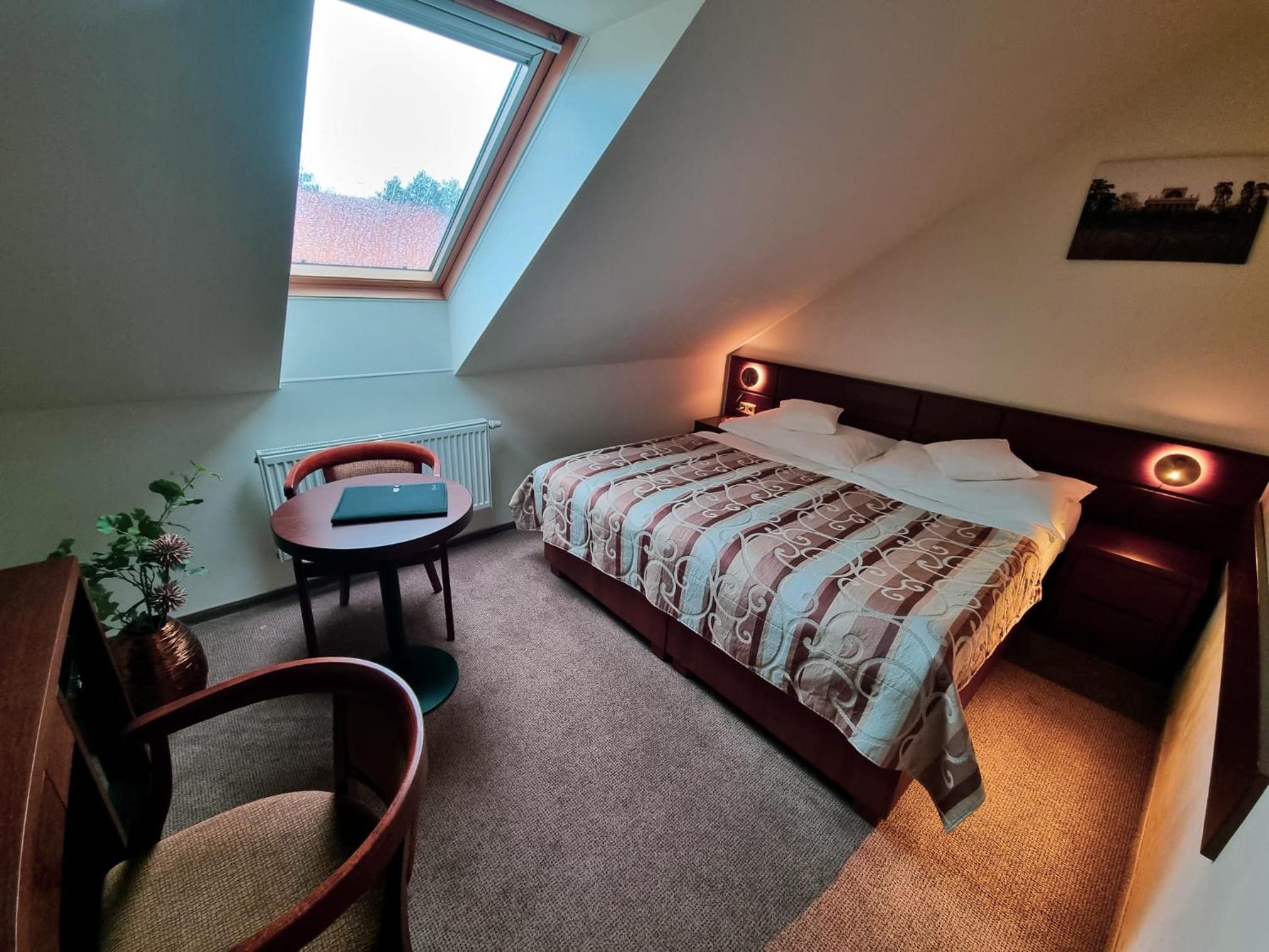 Economy Double or Twin Room - Attic - Photo 3