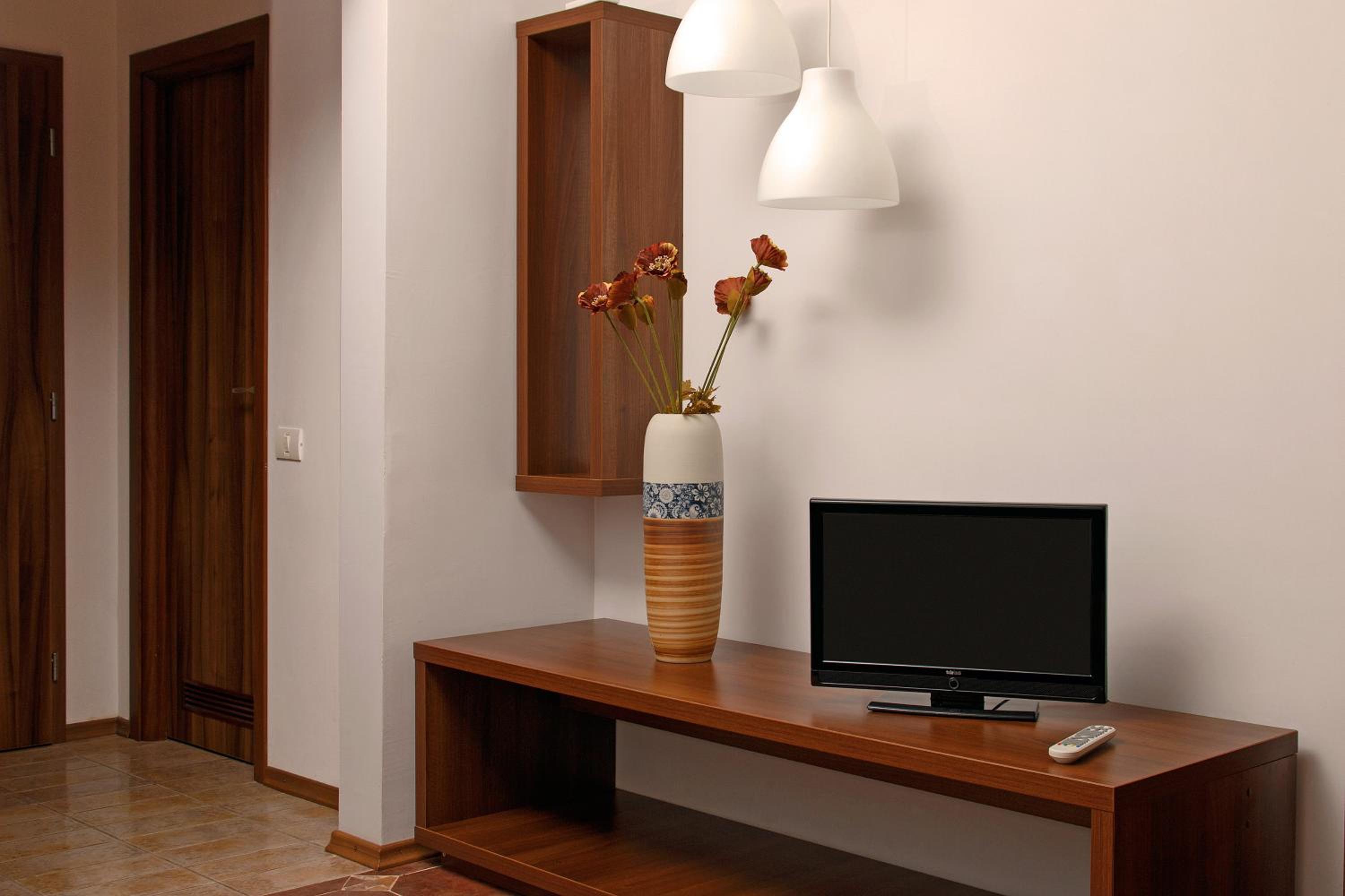 Suite - Photo 14