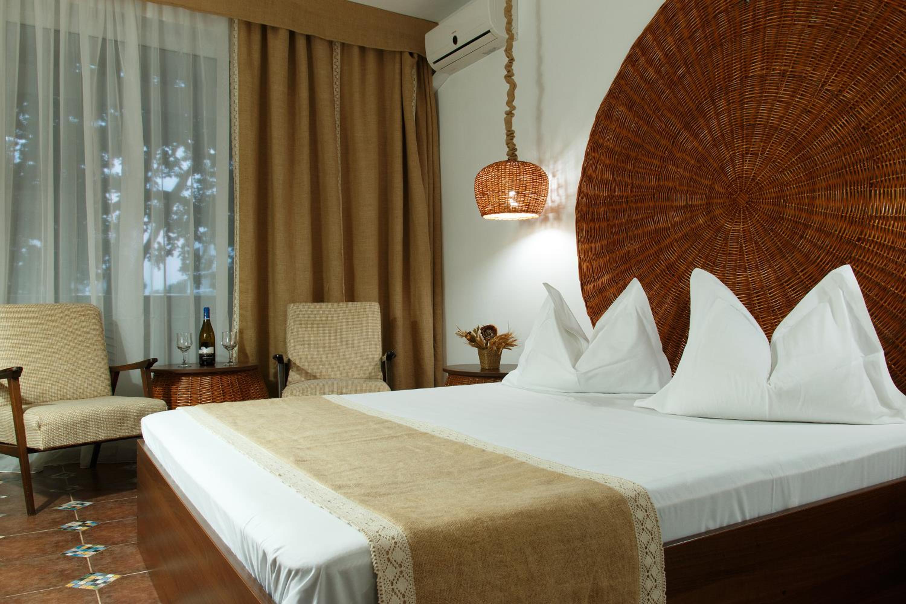 Standard Double or Twin Room with Balcony - Photo 24
