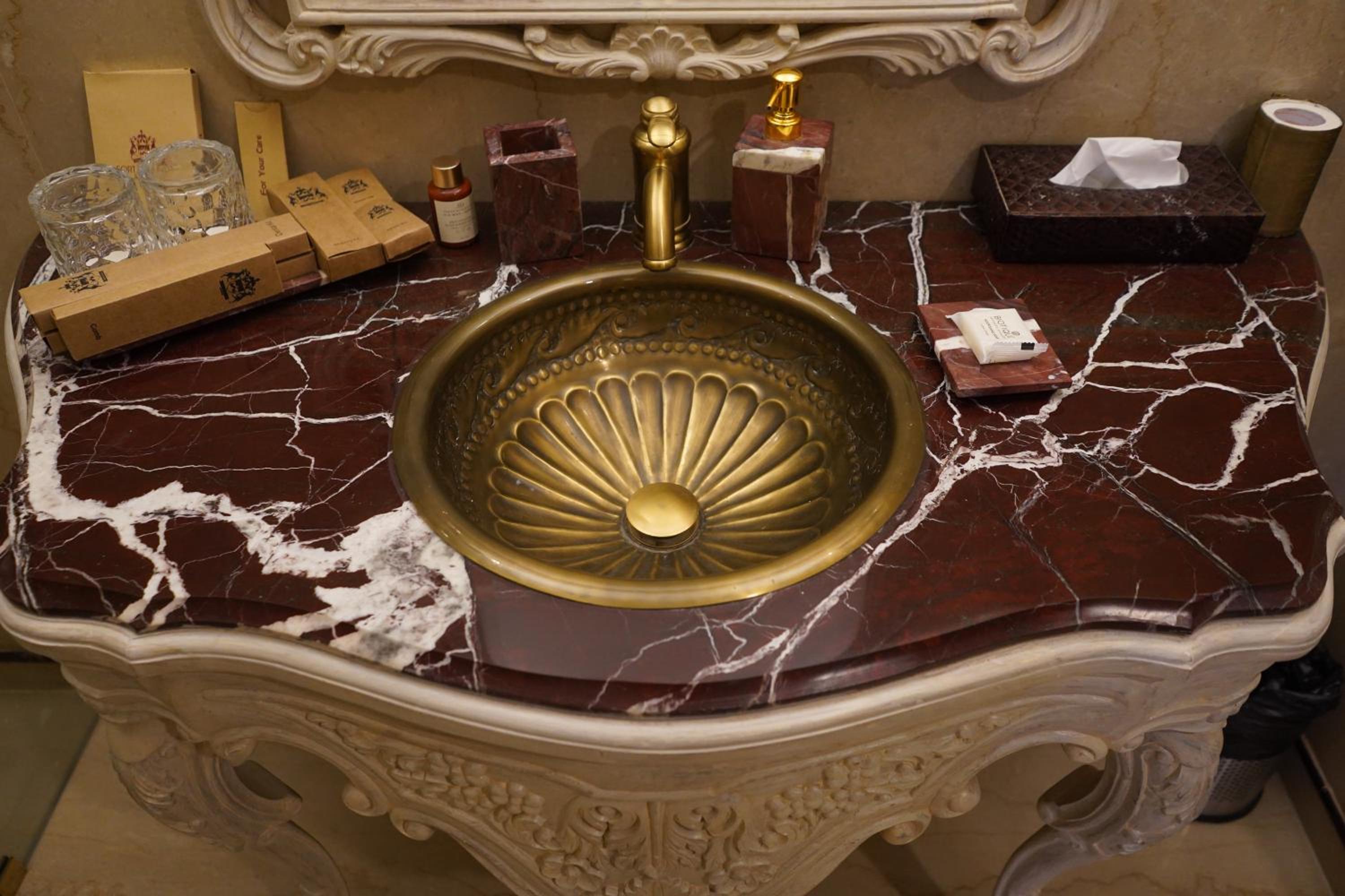 Sheesh Mahal Suite - Photo 9