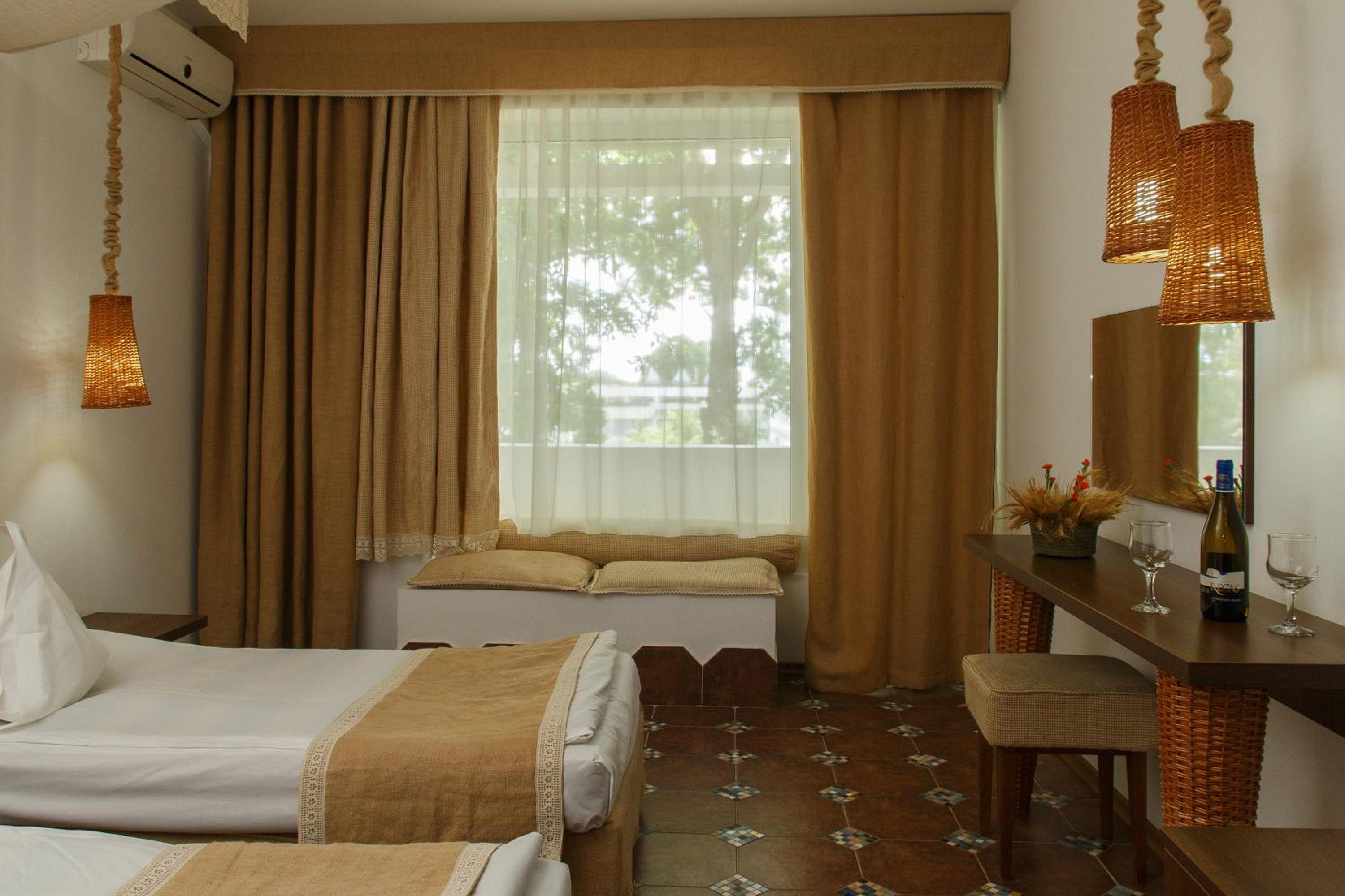Standard Double or Twin Room with Balcony - Photo 27
