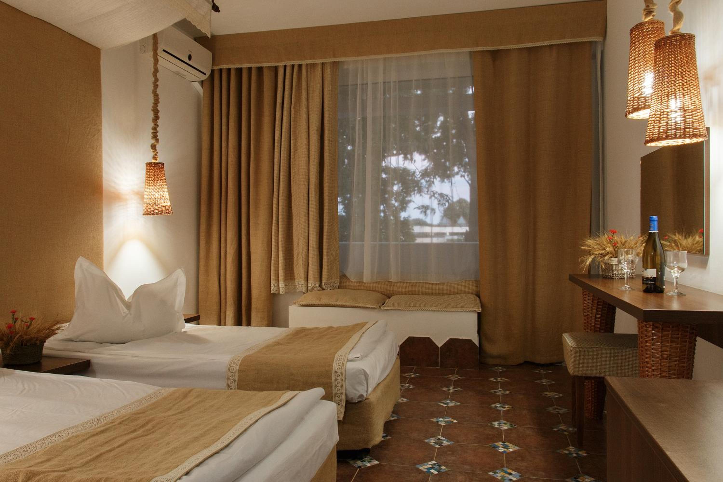 Standard Double or Twin Room with Balcony - Photo 25