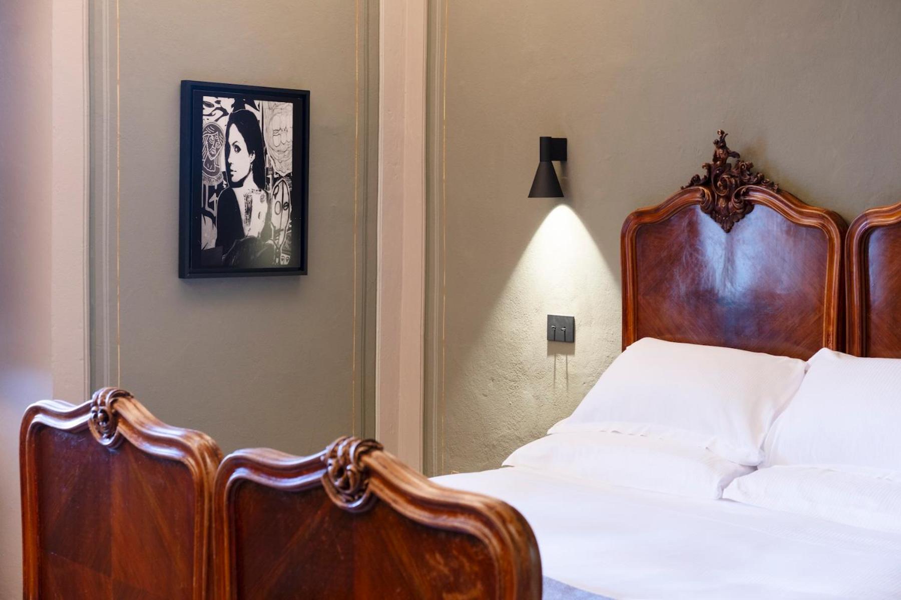 Deluxe Room - Photo 5