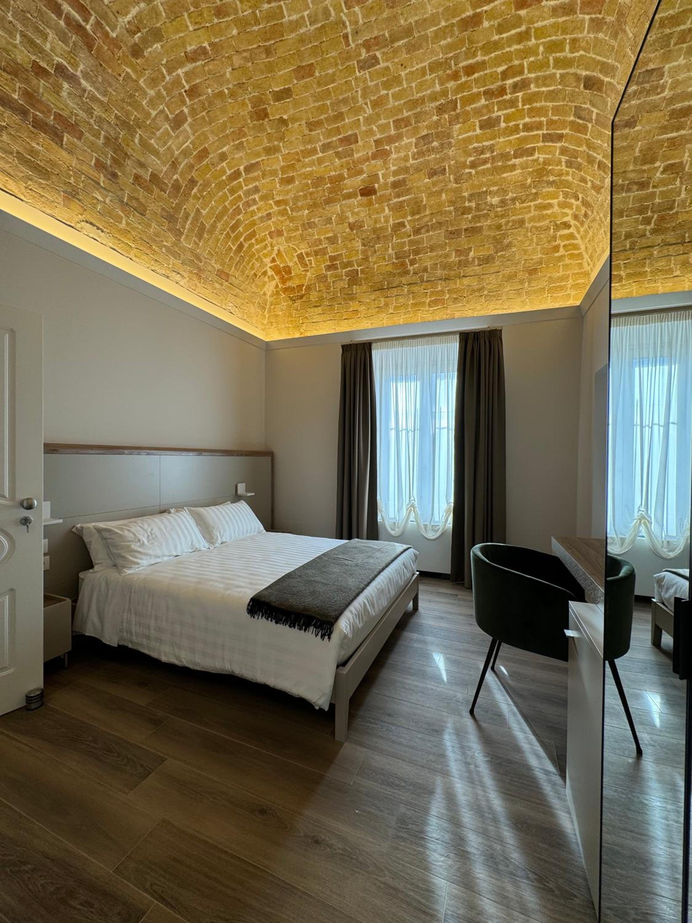 King Room with Spa Bath photo 3