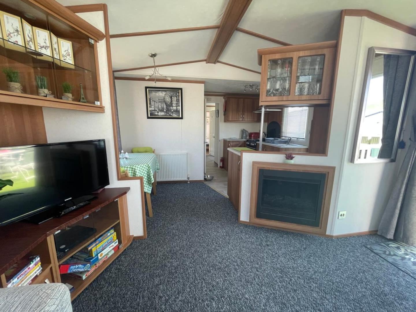 Mobile Home photo 3