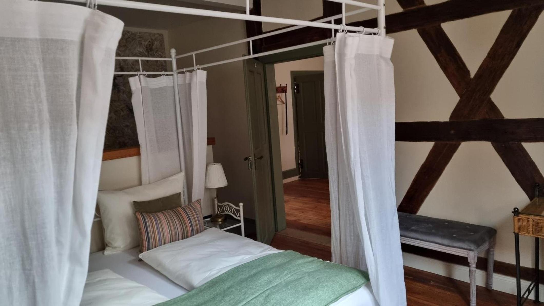 One-Bedroom Apartment with Bathroom photo 1