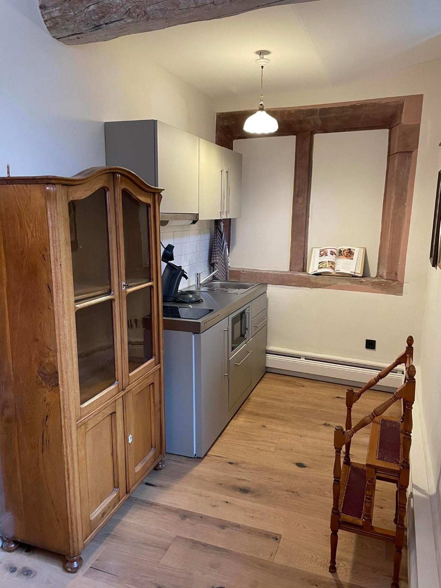 One-Bedroom Apartment with Bathroom photo 2