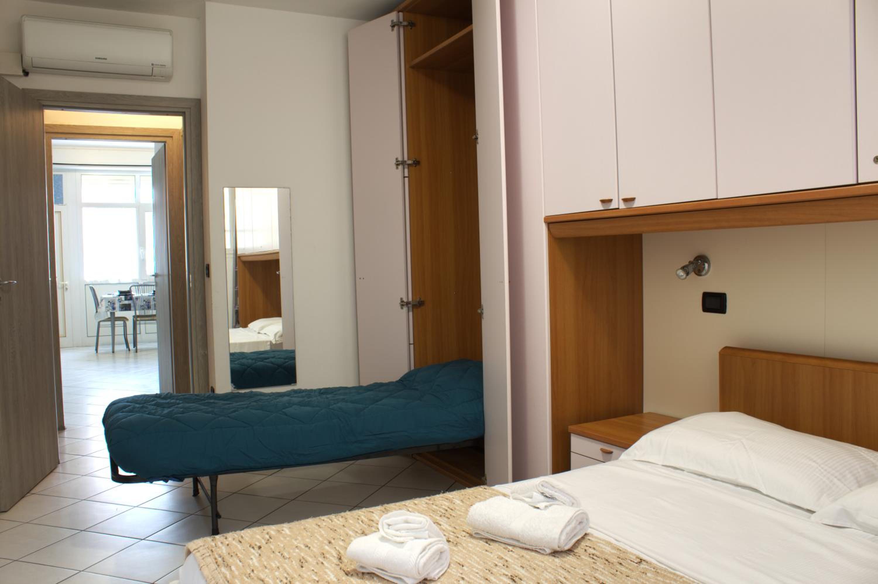 One-Bedroom Apartment photo 2